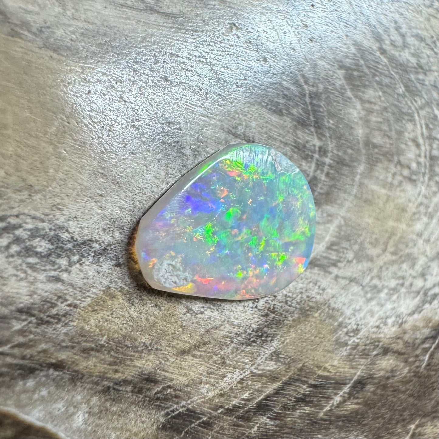 Hand-Cut Solid Lightning Ridge Semi Black Opal 0.4carat