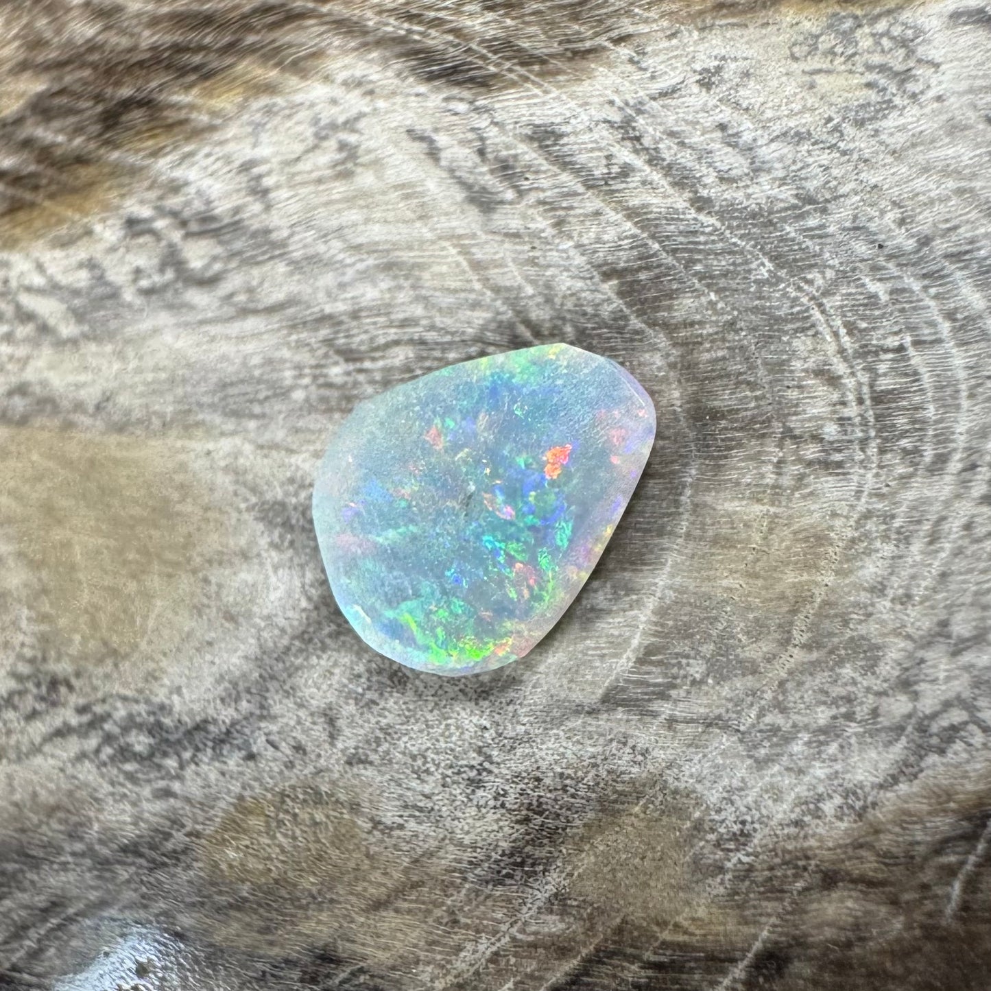 Hand-Cut Solid Lightning Ridge Semi Black Opal 0.4carat