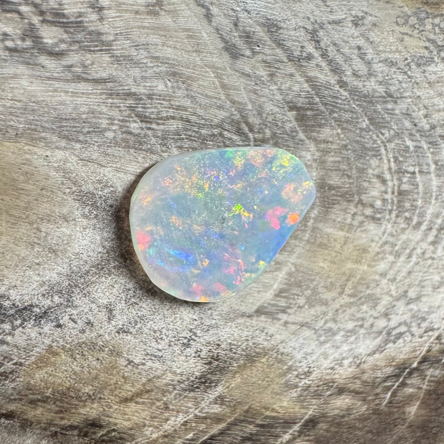 Hand-Cut Solid Lightning Ridge Semi Black Opal 0.4carat