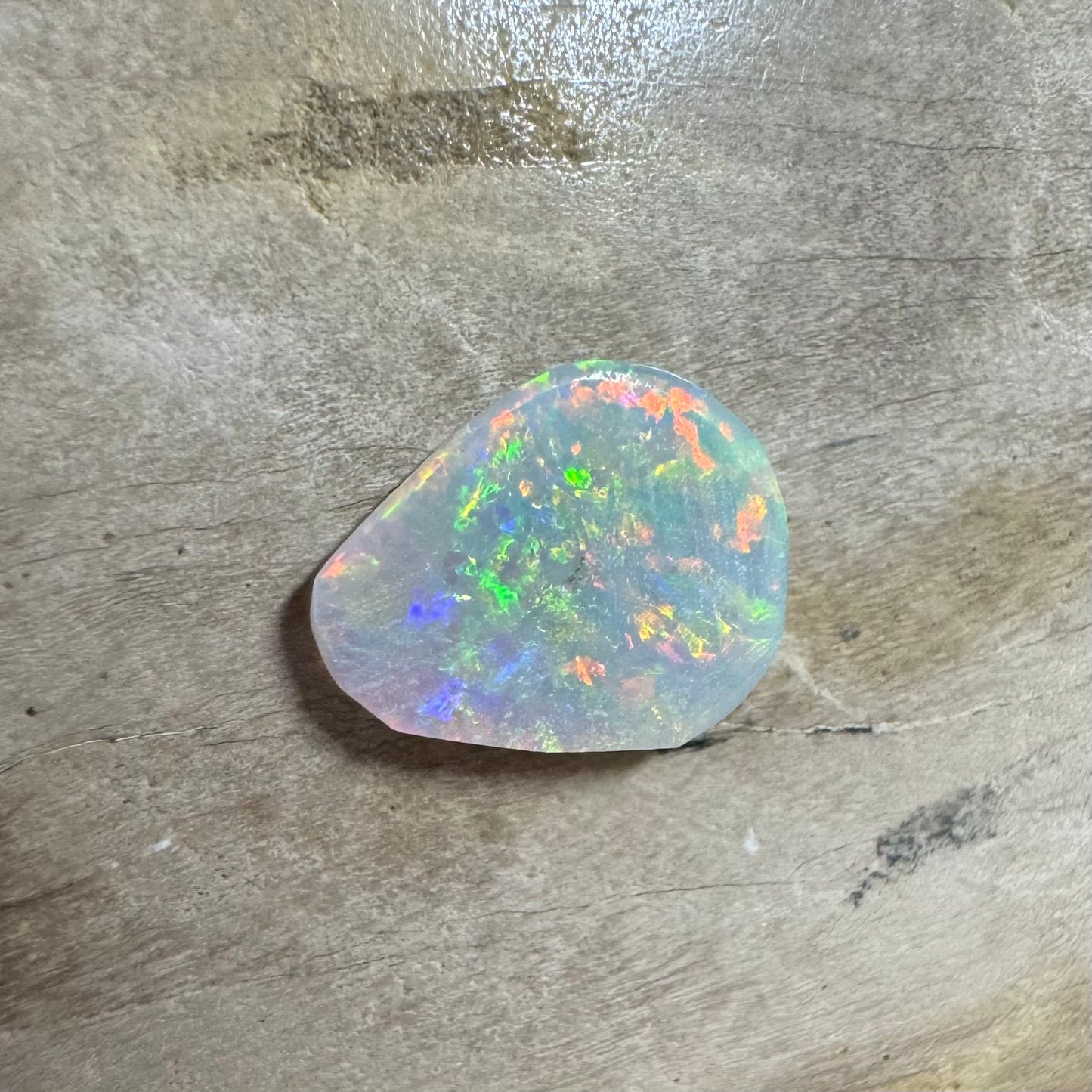 Hand-Cut Solid Lightning Ridge Semi Black Opal 0.4carat