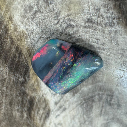 Hand-Cut Solid Lightning Ridge Black Opal 0.9carat