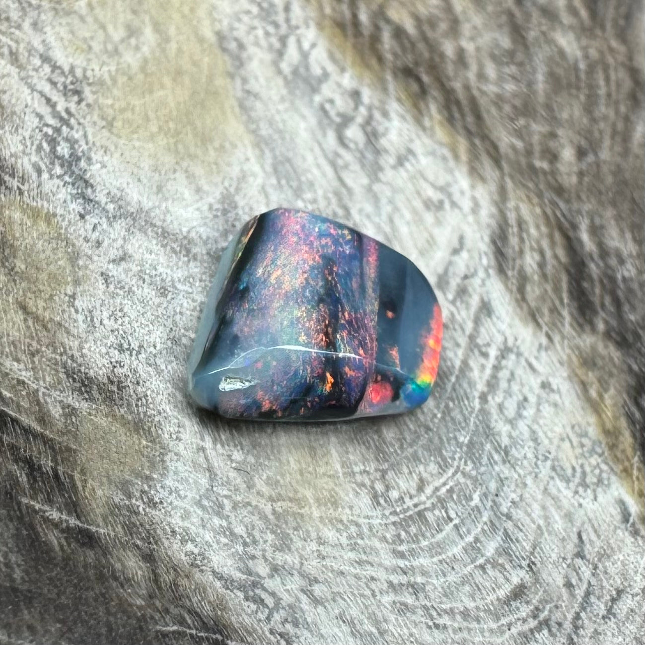 Hand-Cut Solid Lightning Ridge Black Opal 0.9carat