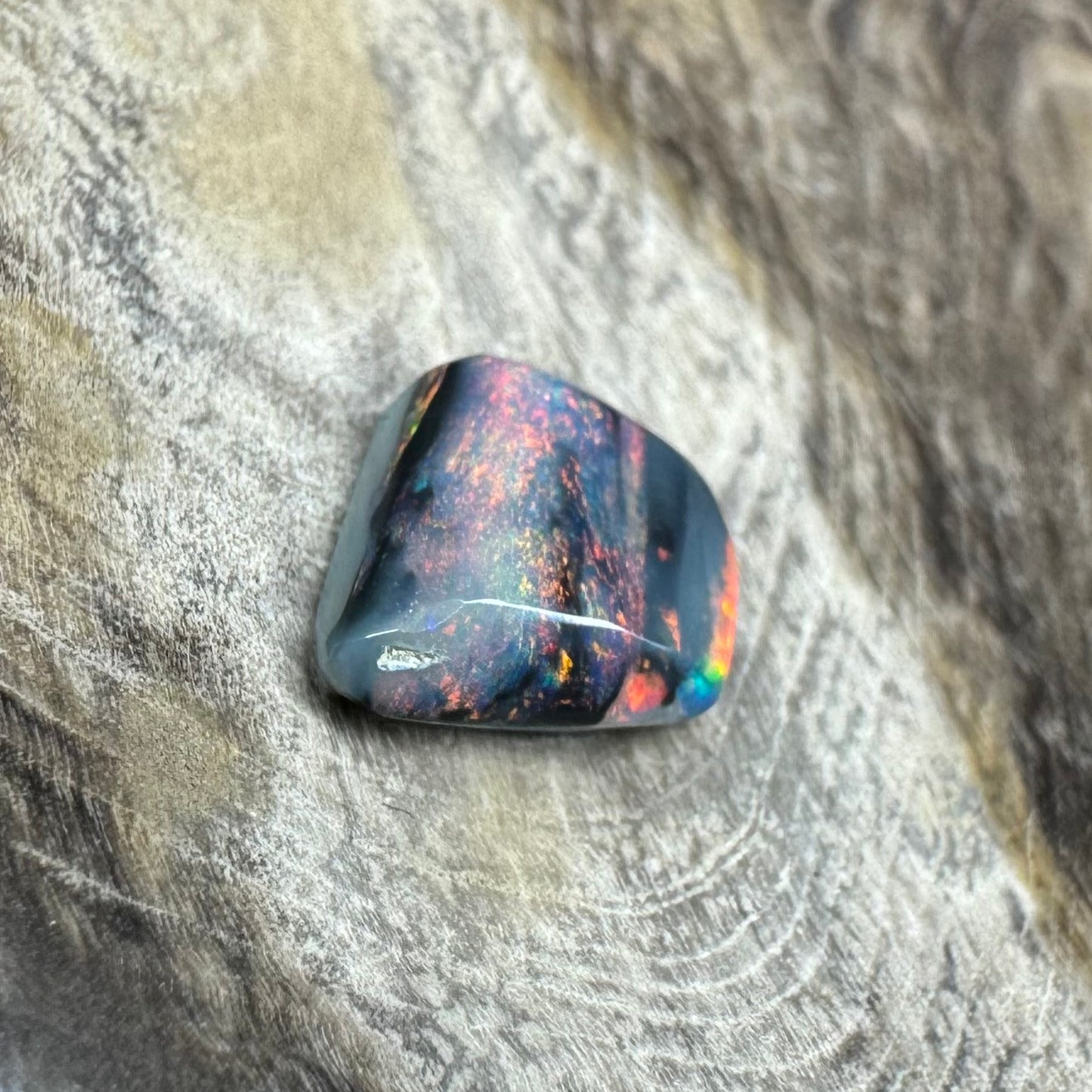 Hand-Cut Solid Lightning Ridge Black Opal 0.9carat