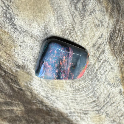 Hand-Cut Solid Lightning Ridge Black Opal 0.9carat