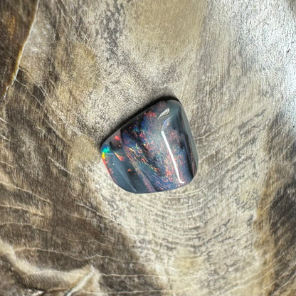 Hand-Cut Solid Lightning Ridge Black Opal 0.9carat