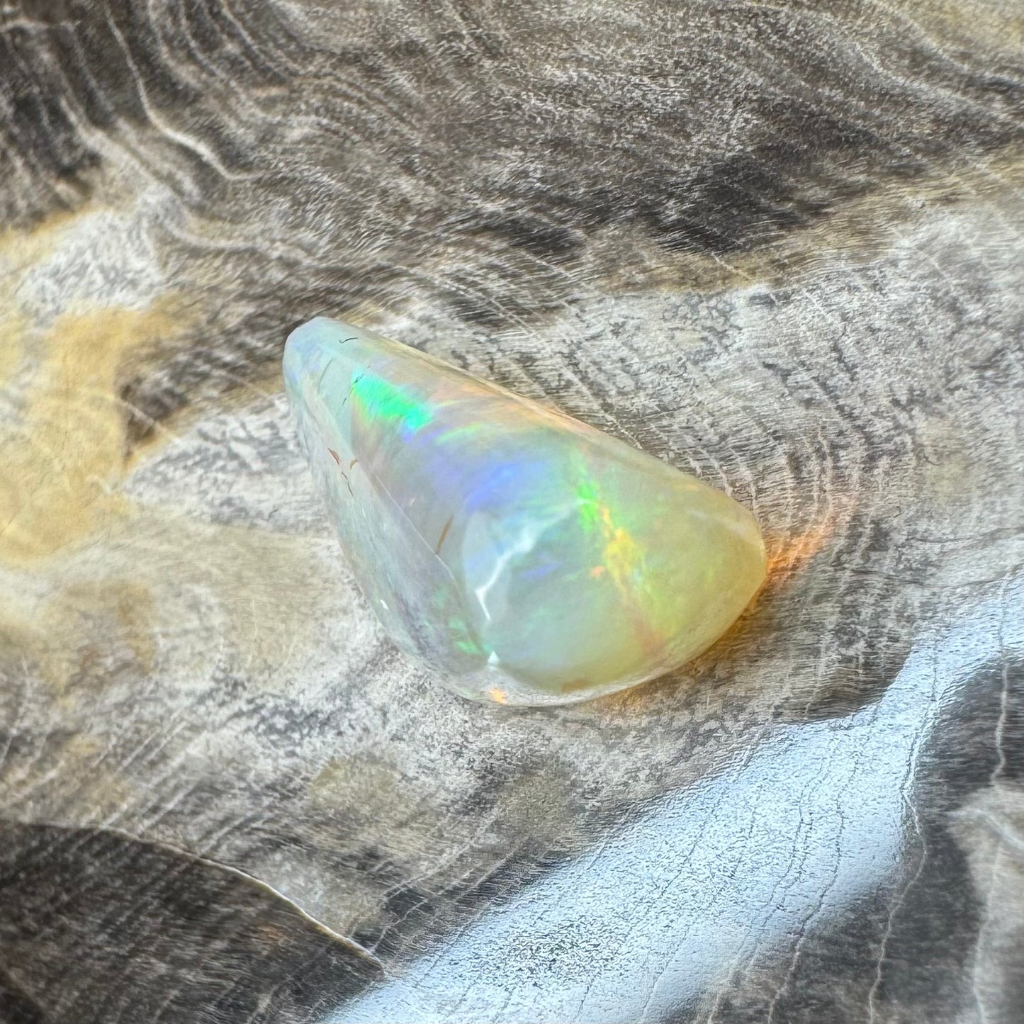 Lightning Ridge Crystal Opal 9carat Solid Hand-Cut Luxury