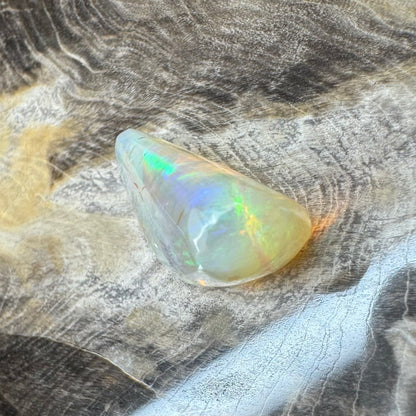 Lightning Ridge Crystal Opal 9carat Solid Hand-Cut Luxury