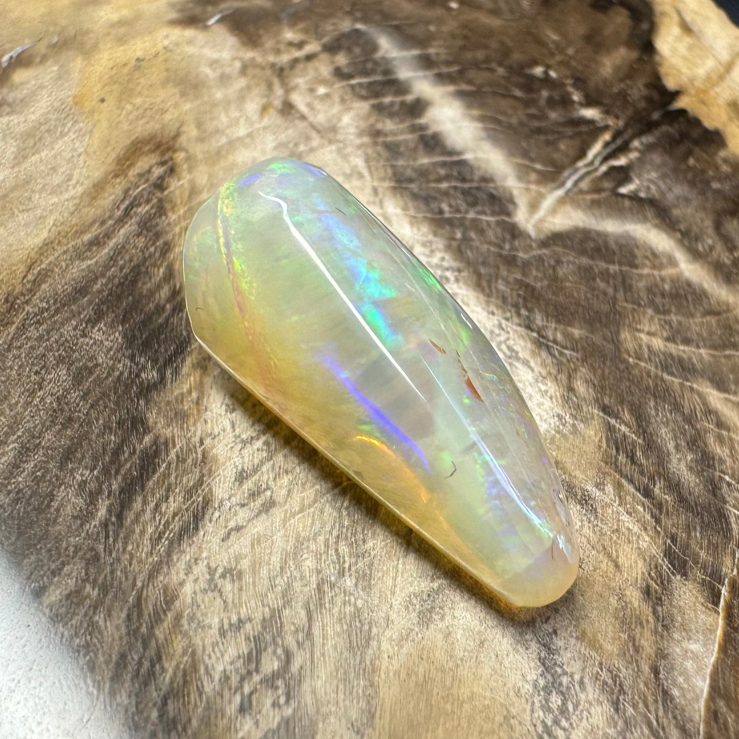 Lightning Ridge Crystal Opal 9carat Solid Hand-Cut Luxury