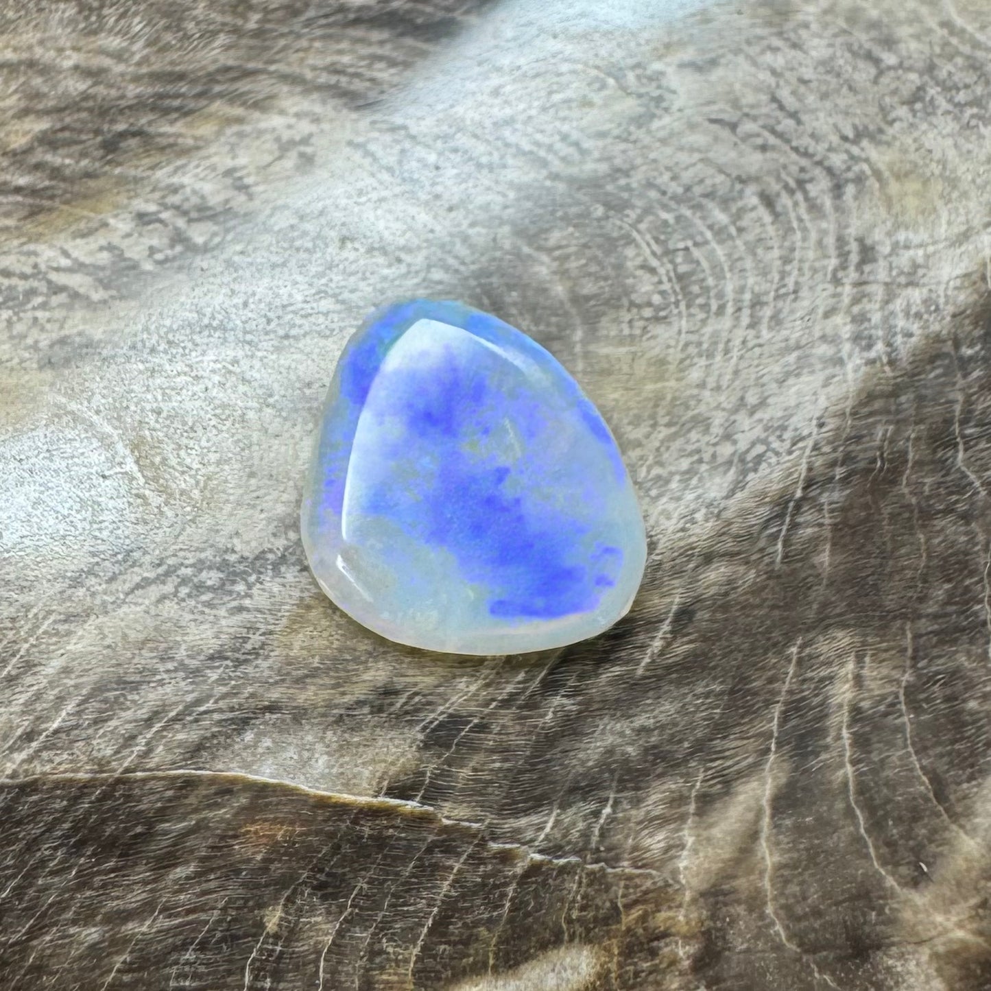 Hand-Cut Solid Lightning Ridge Opal 1.8carat