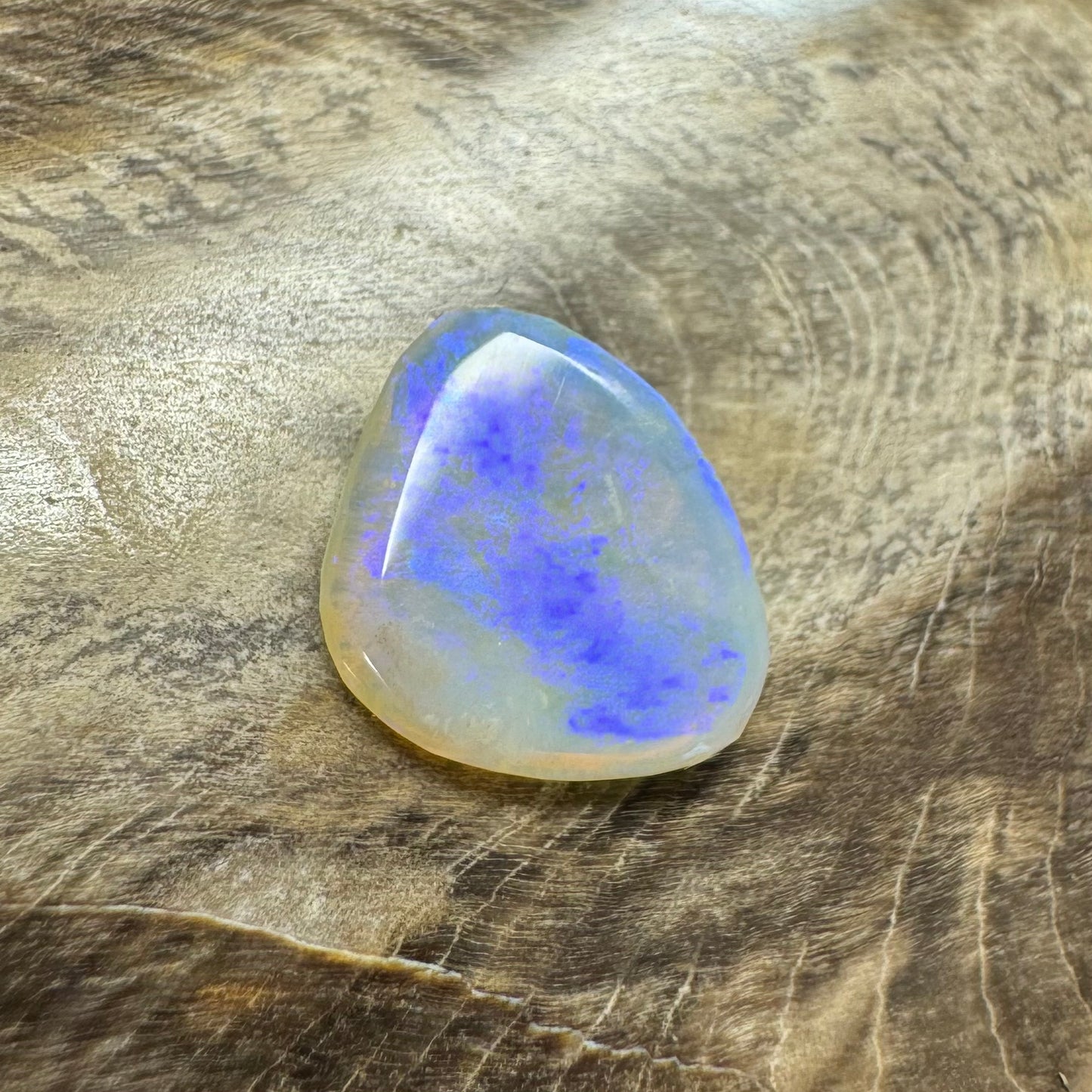 Hand-Cut Solid Lightning Ridge Opal 1.8carat