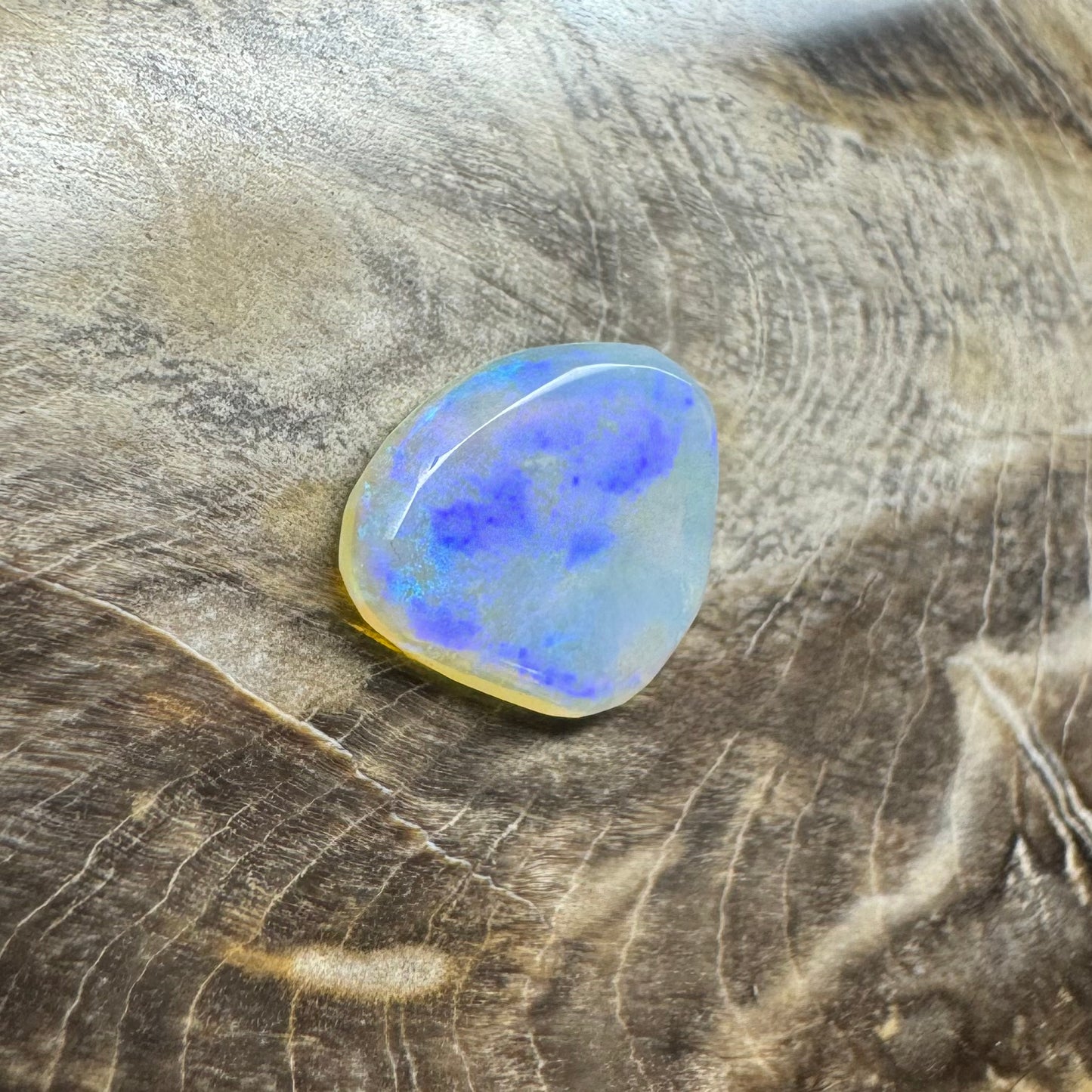 Hand-Cut Solid Lightning Ridge Opal 1.8carat