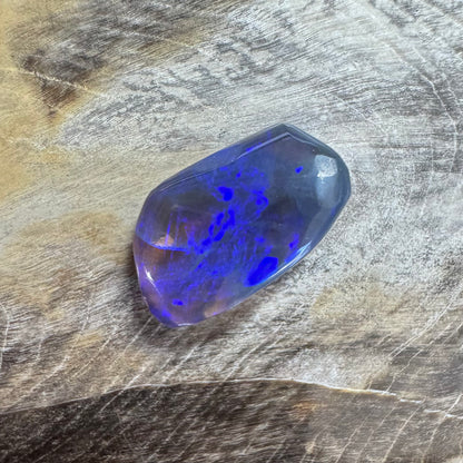 Hand-Cut Solid Lightning Ridge Black Opal 1.7carat