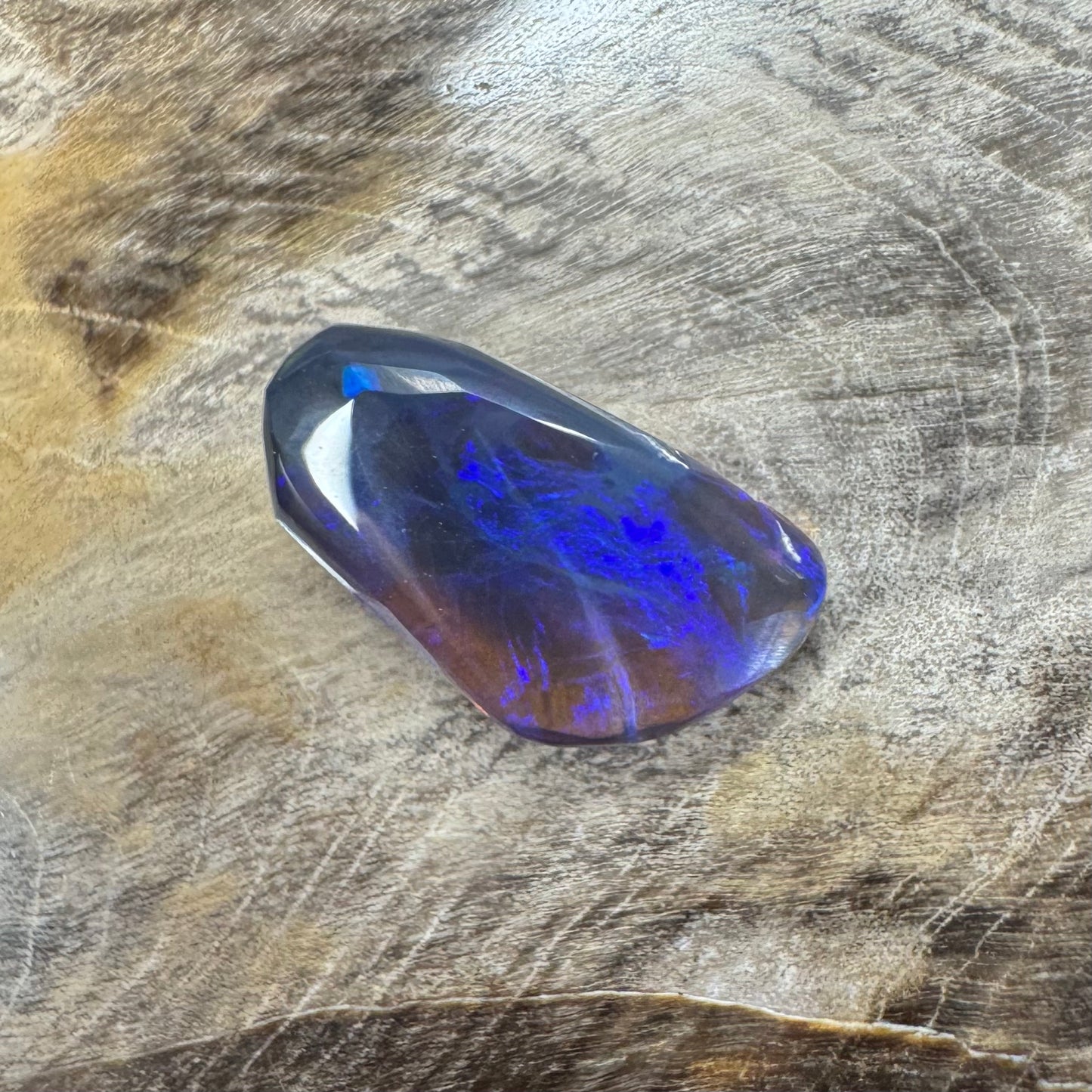 Hand-Cut Solid Lightning Ridge Black Opal 1.7carat