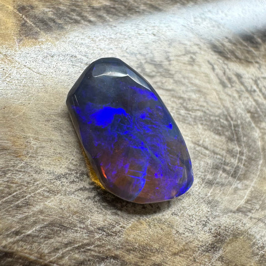 Hand-Cut Solid Lightning Ridge Black Opal 1.7carat