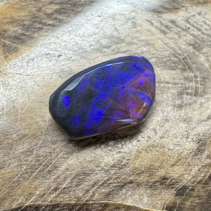 Hand-Cut Solid Lightning Ridge Black Opal 1.7carat