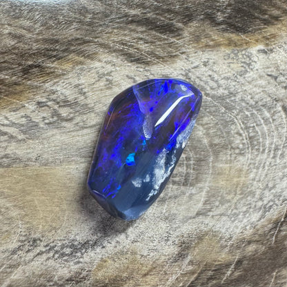 Hand-Cut Solid Lightning Ridge Black Opal 1.7carat