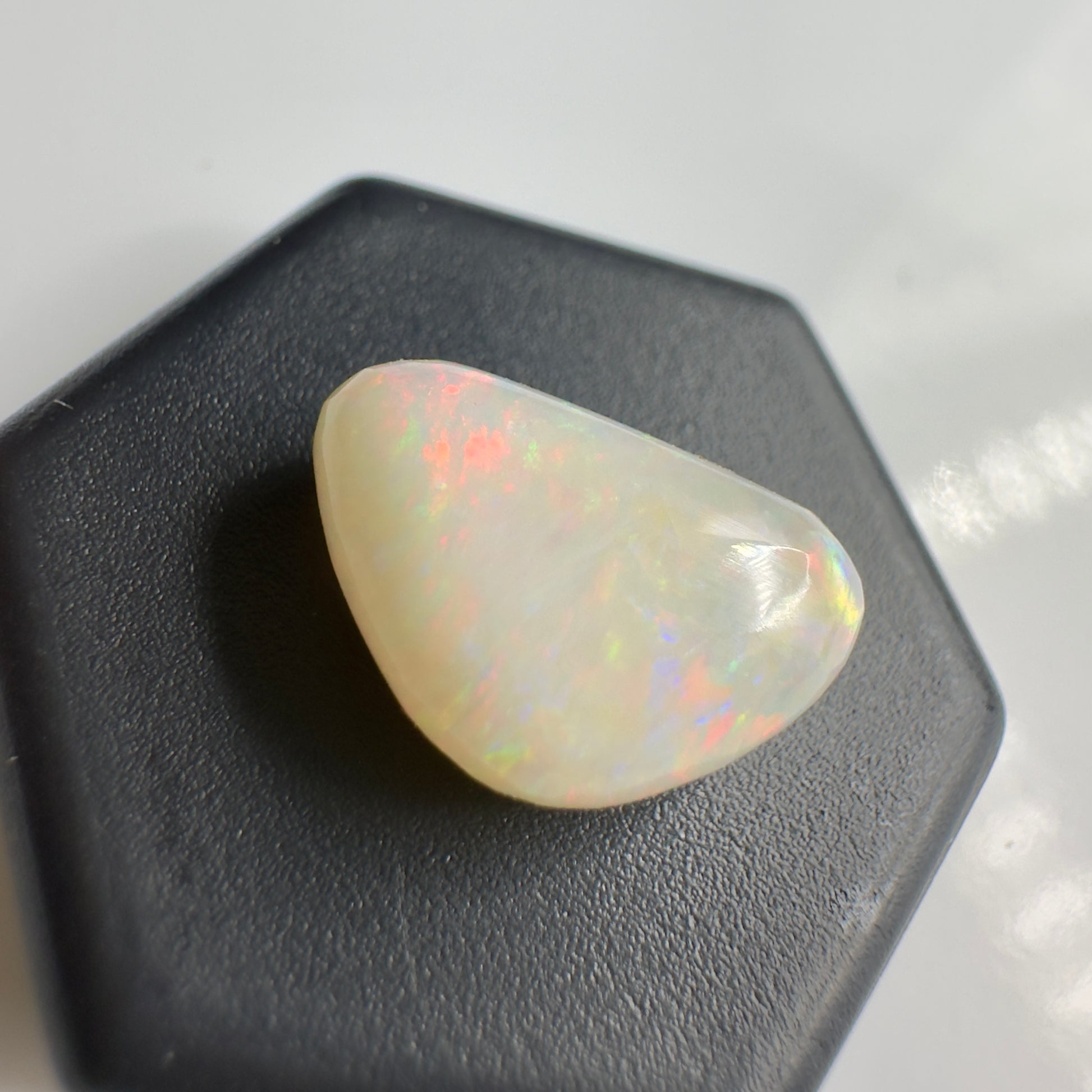 Coober Pedy Opal 3.8carat Solid Hand-Cut Luxury