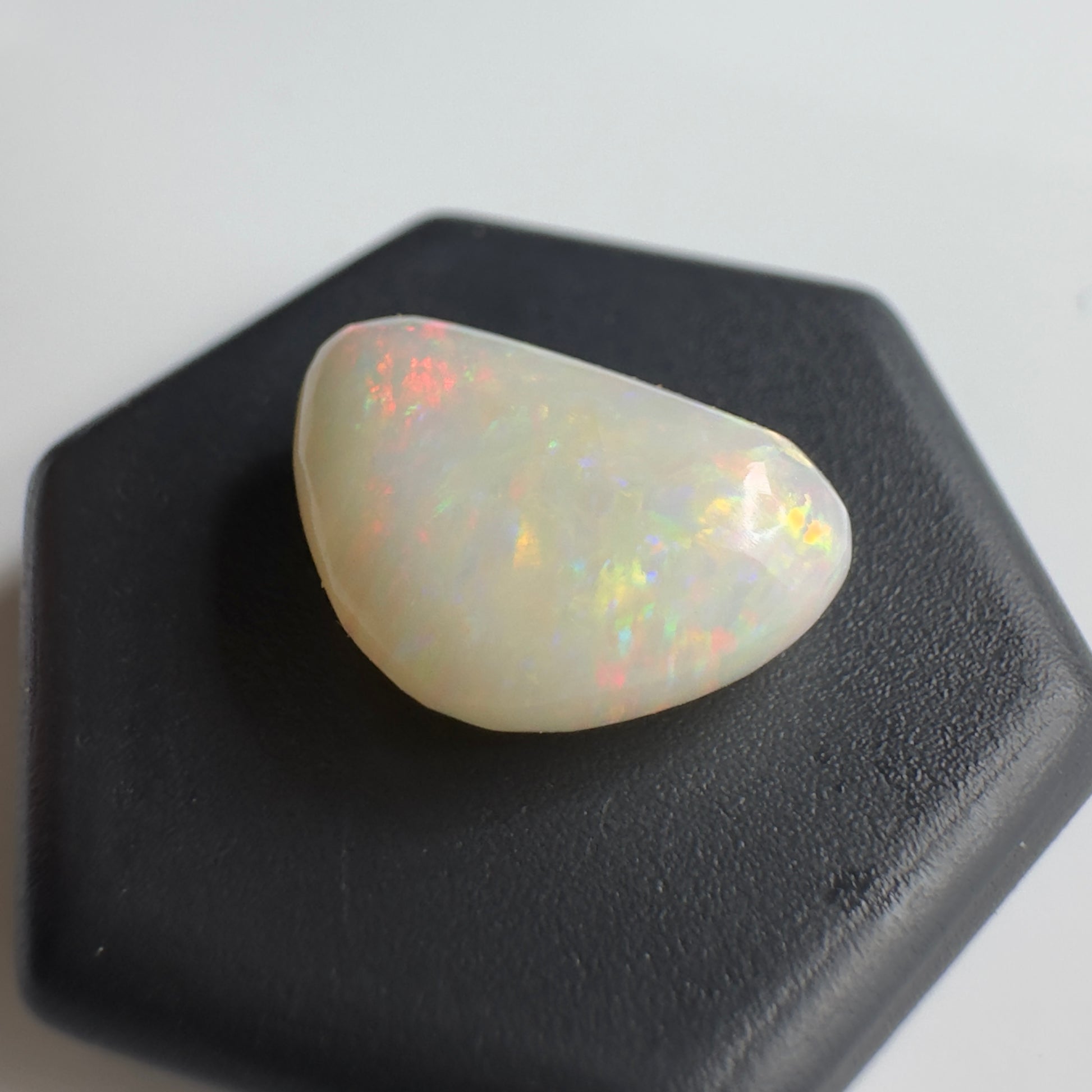 Coober Pedy Opal 3.8carat Solid Hand-Cut Luxury