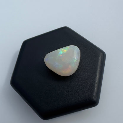 Coober Pedy Opal 1.9carat Solid Hand-Cut Luxury