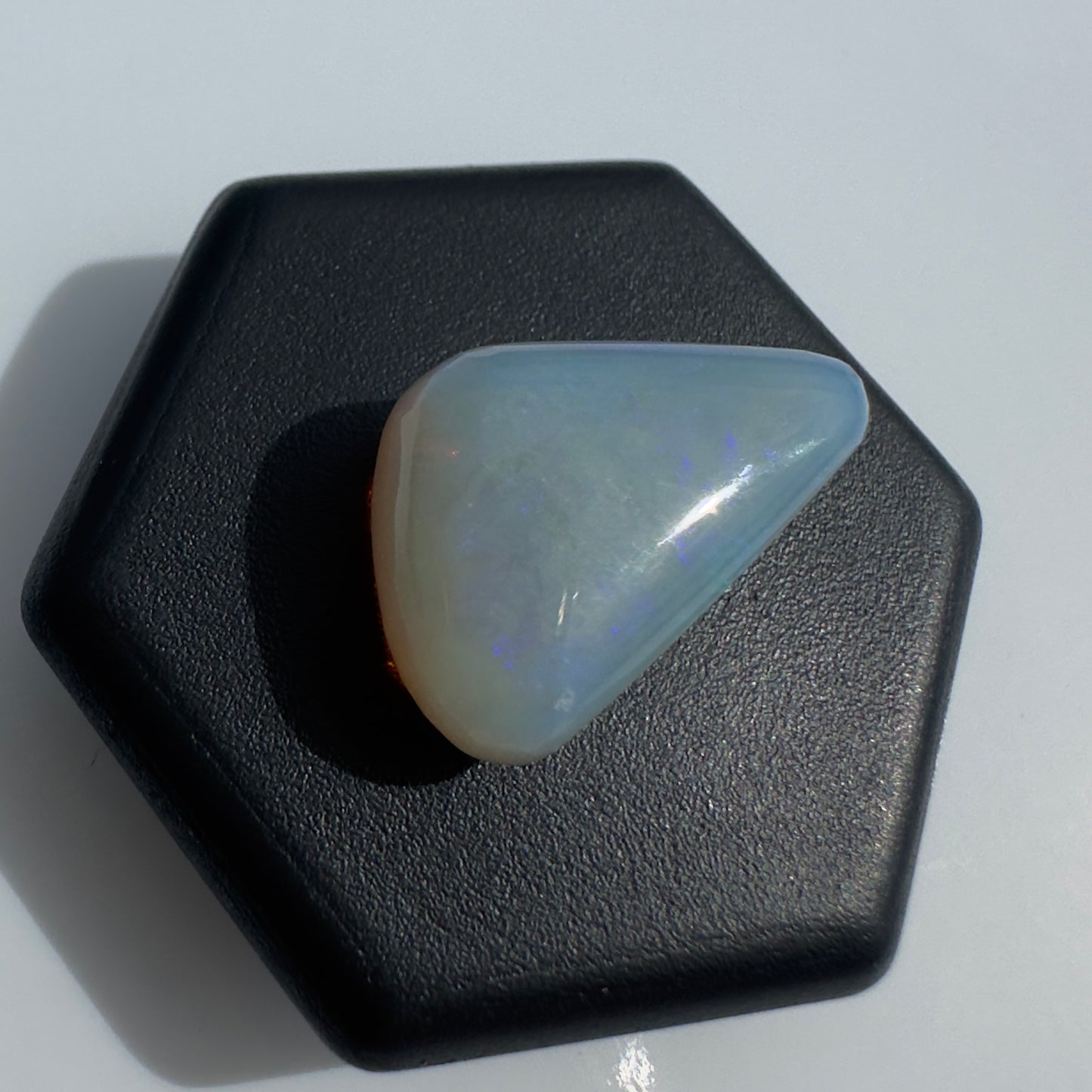 Lightning Ridge Opal 4.1carat Solid Hand-Cut Luxury