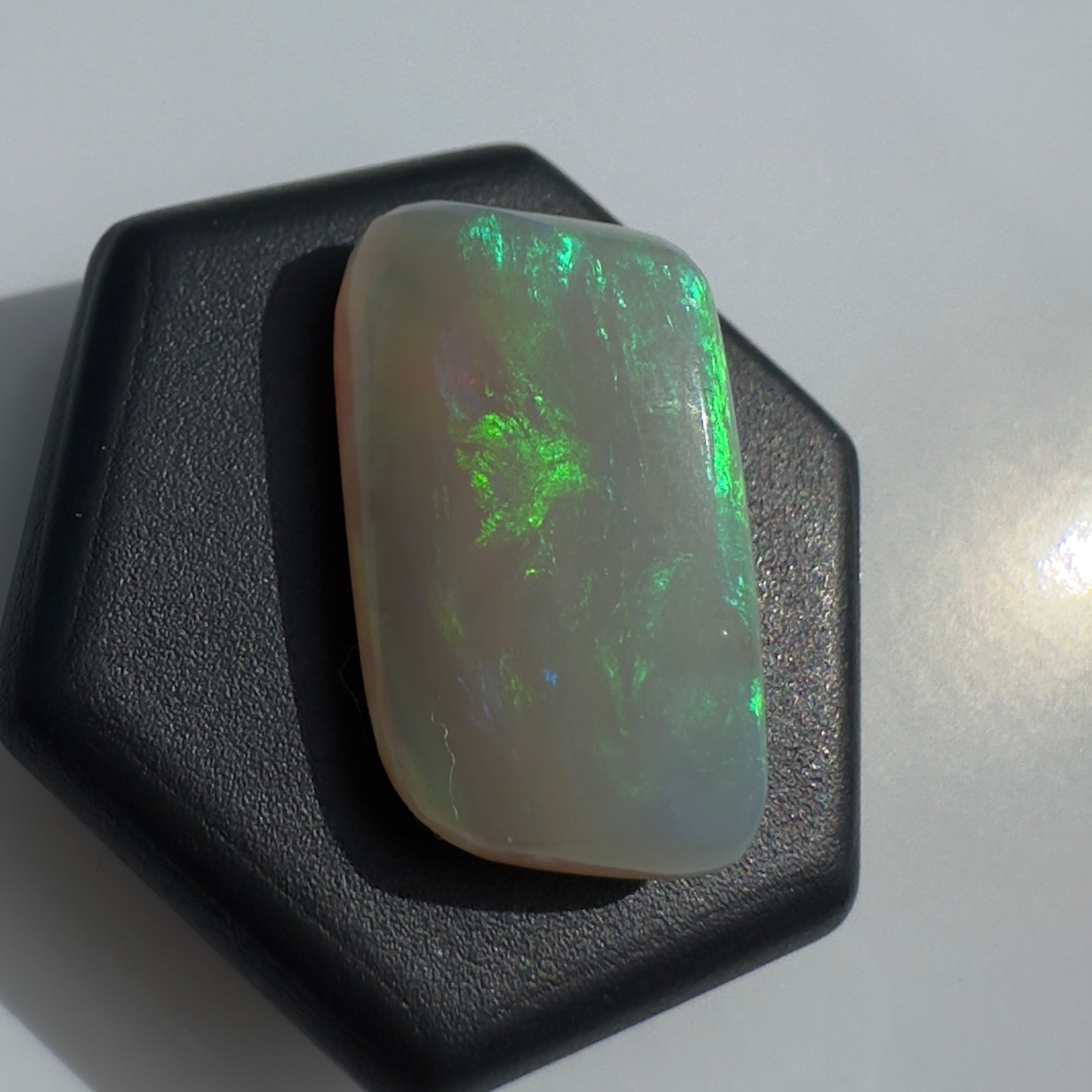 Lightning Ridge Opal 7.7 carat Solid Hand-Cut Luxury