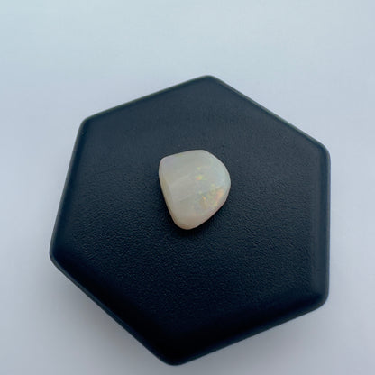 Coober Pedy Opal 0.7carat Solid Hand-Cut Luxury