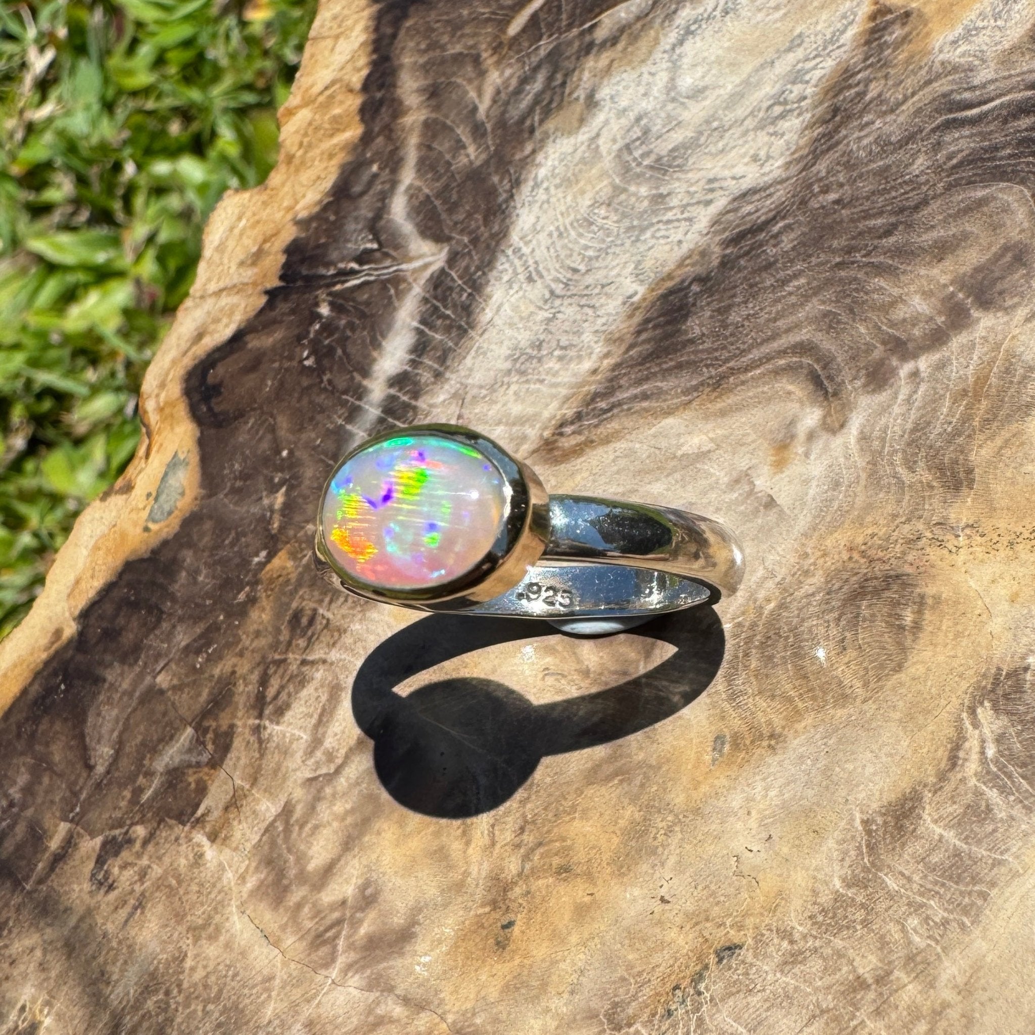 Aurora Gleam - 2.1ct Solid Lightning Ridge Opal Two - Tone 10k Gold & 925 Sterling Silver Ring.