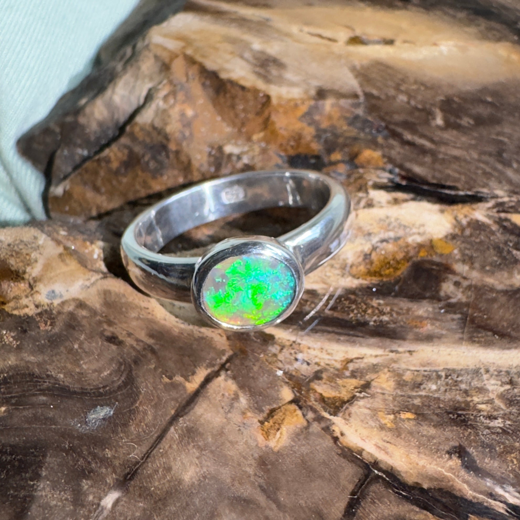 Barrington Tide – 0.6ct Solid Lightning Ridge Semi BlackOpal 925 Sterling Silver Ring