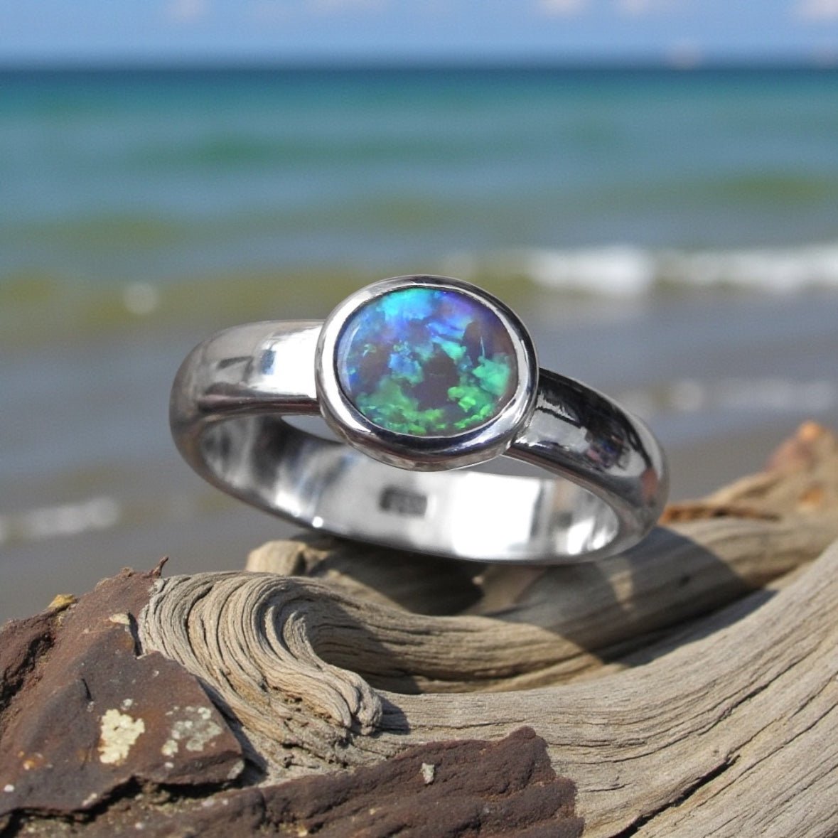 Barrington Tide – 0.6ct Solid Lightning Ridge Semi BlackOpal 925 Sterling Silver Ring