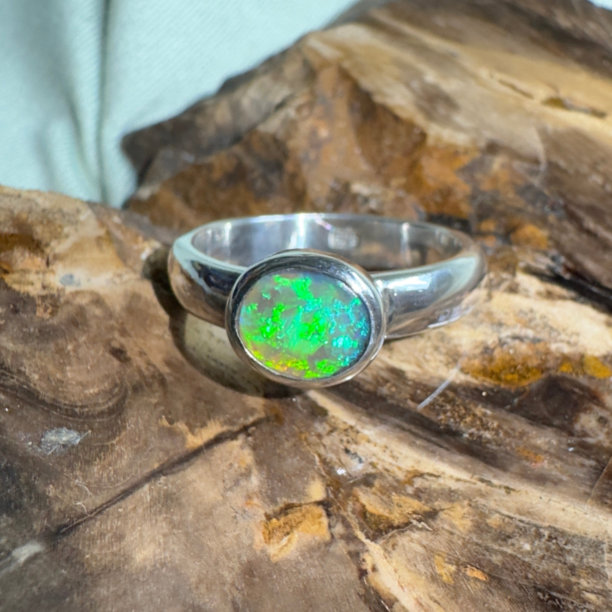 Barrington Tide – 0.6ct Solid Lightning Ridge Semi BlackOpal 925 Sterling Silver Ring