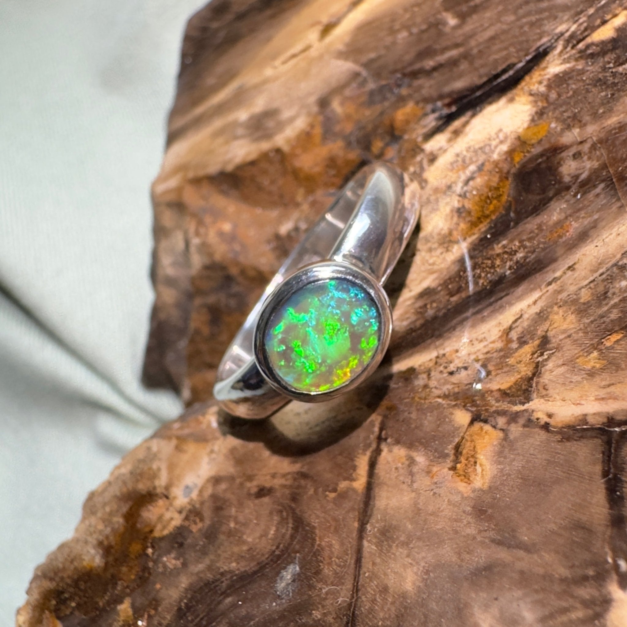 Barrington Tide – 0.6ct Solid Lightning Ridge Semi BlackOpal 925 Sterling Silver Ring
