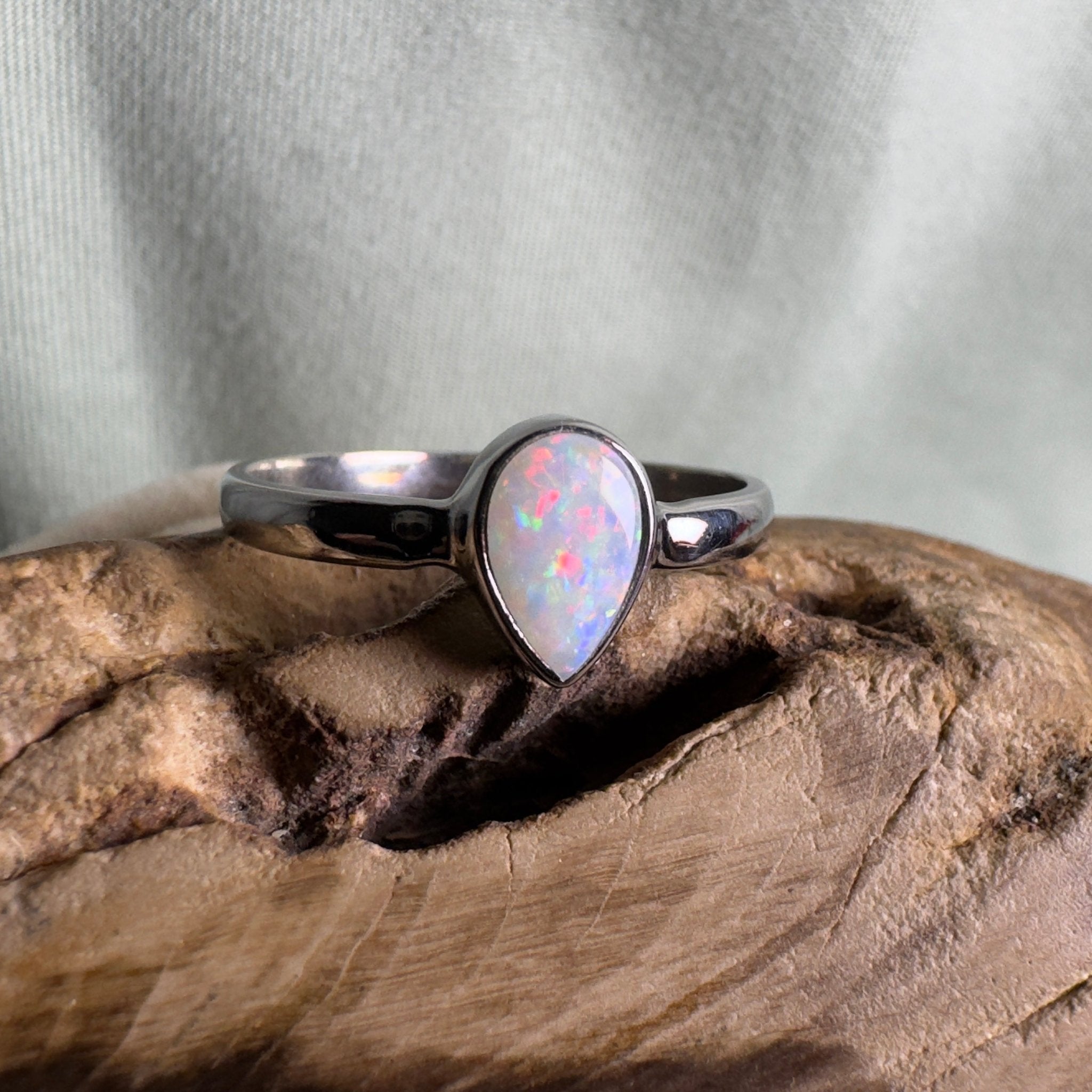 Cape Byron Kaleidoscope – 0.9ct Solid Lightning Ridge Opal 925 Sterling Silver Ring