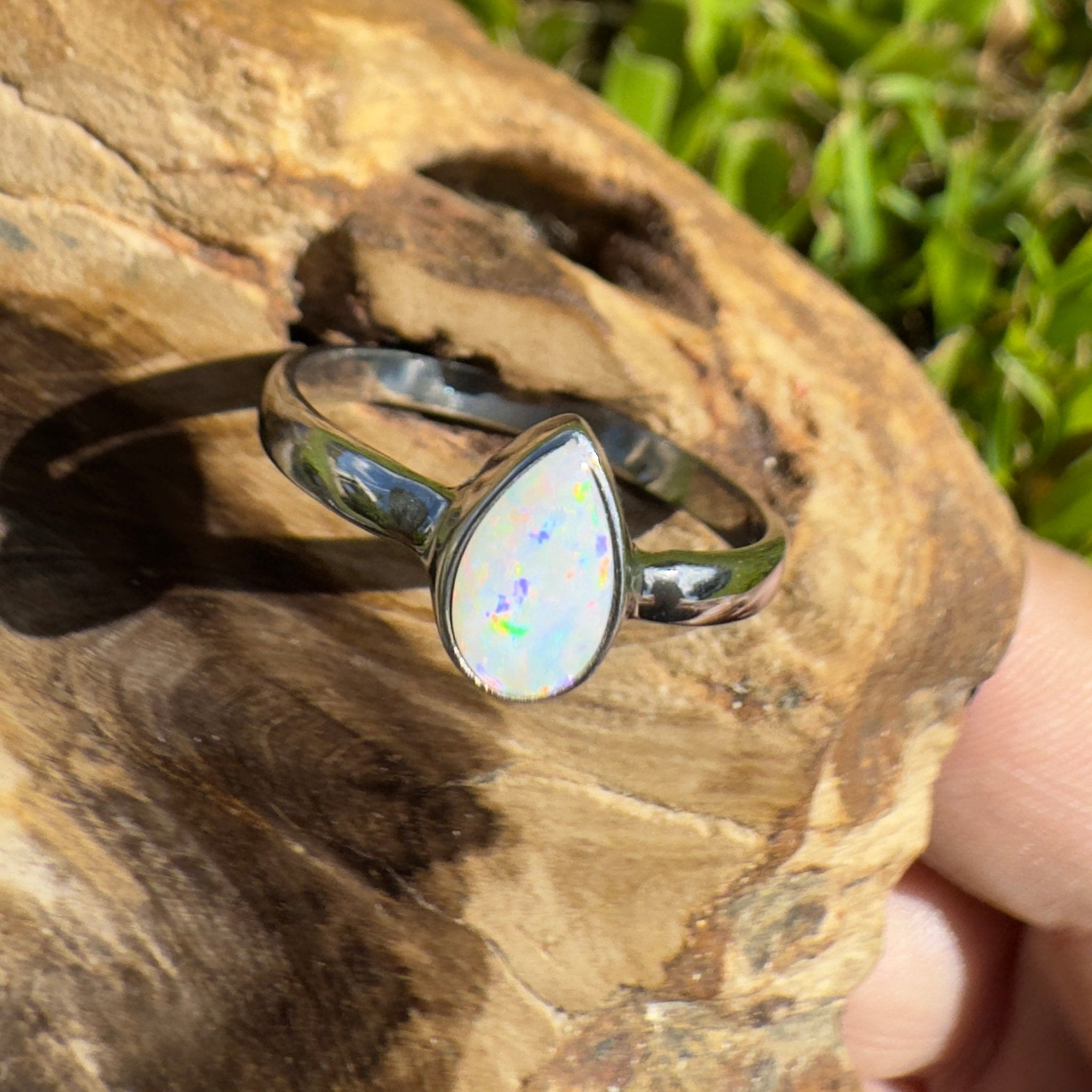 Cape Byron Kaleidoscope – 0.9ct Solid Lightning Ridge Opal 925 Sterling Silver Ring