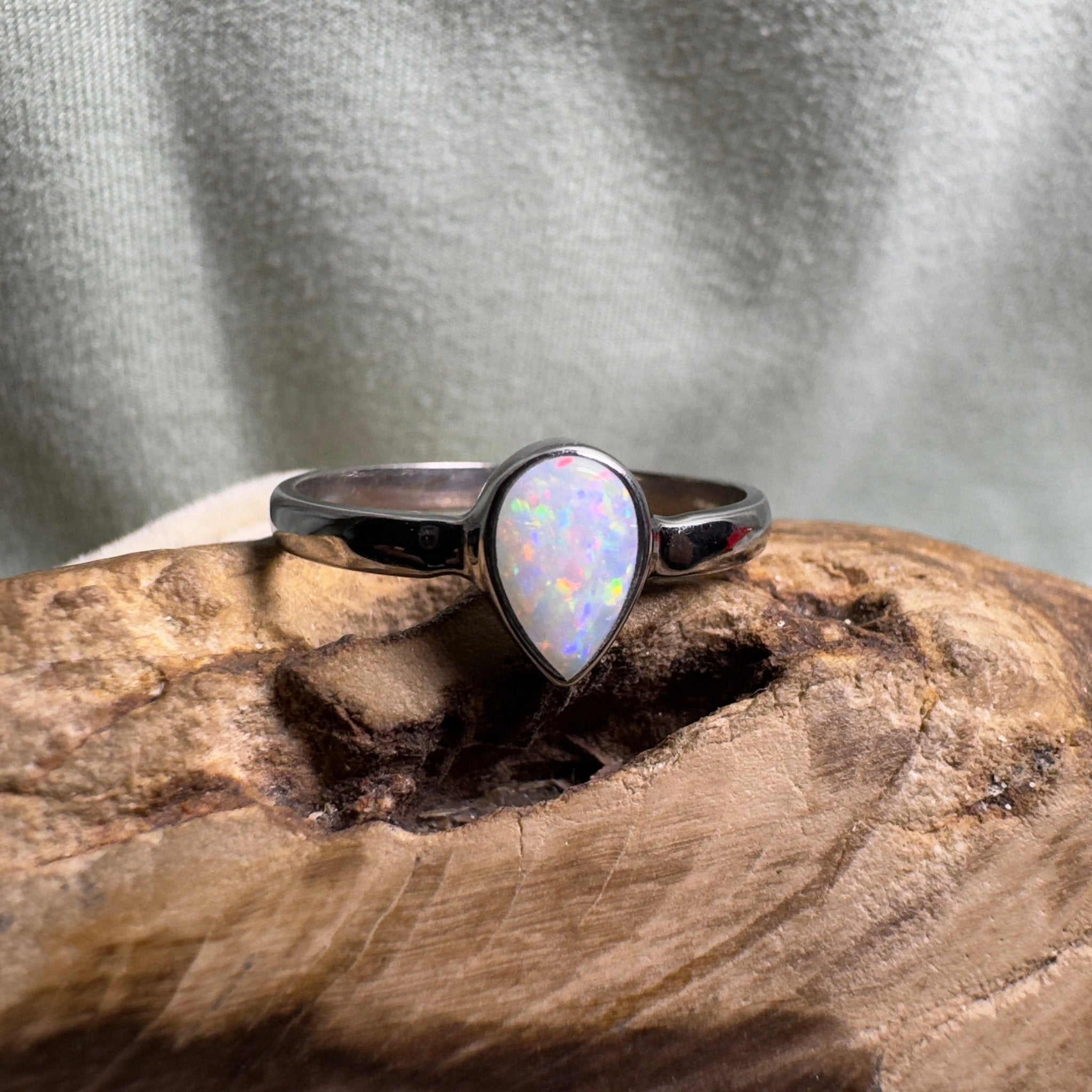 Cape Byron Kaleidoscope – 0.9ct Solid Lightning Ridge Opal 925 Sterling Silver Ring