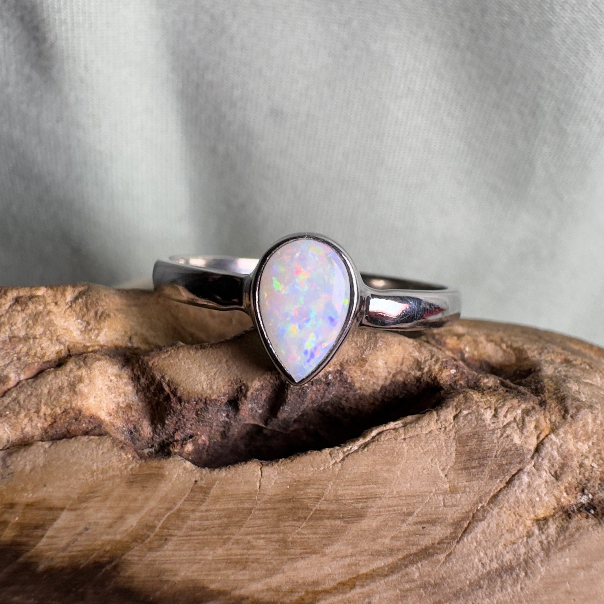 Cape Byron Kaleidoscope – 0.9ct Solid Lightning Ridge Opal 925 Sterling Silver Ring