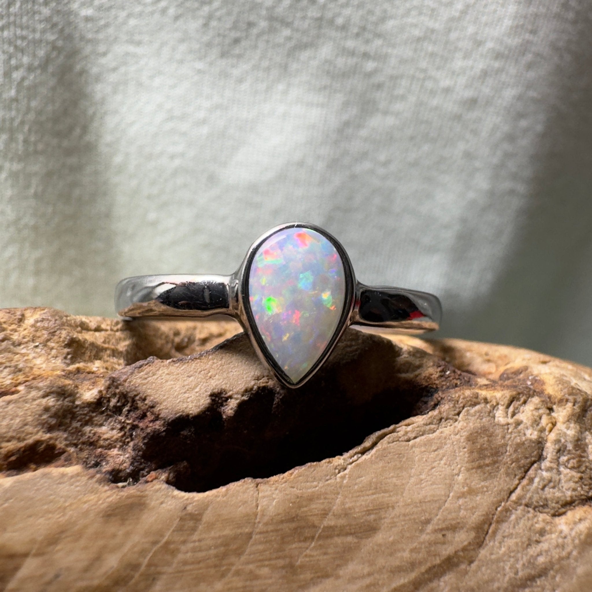 Cape Byron Kaleidoscope – 0.9ct Solid Lightning Ridge Opal 925 Sterling Silver Ring