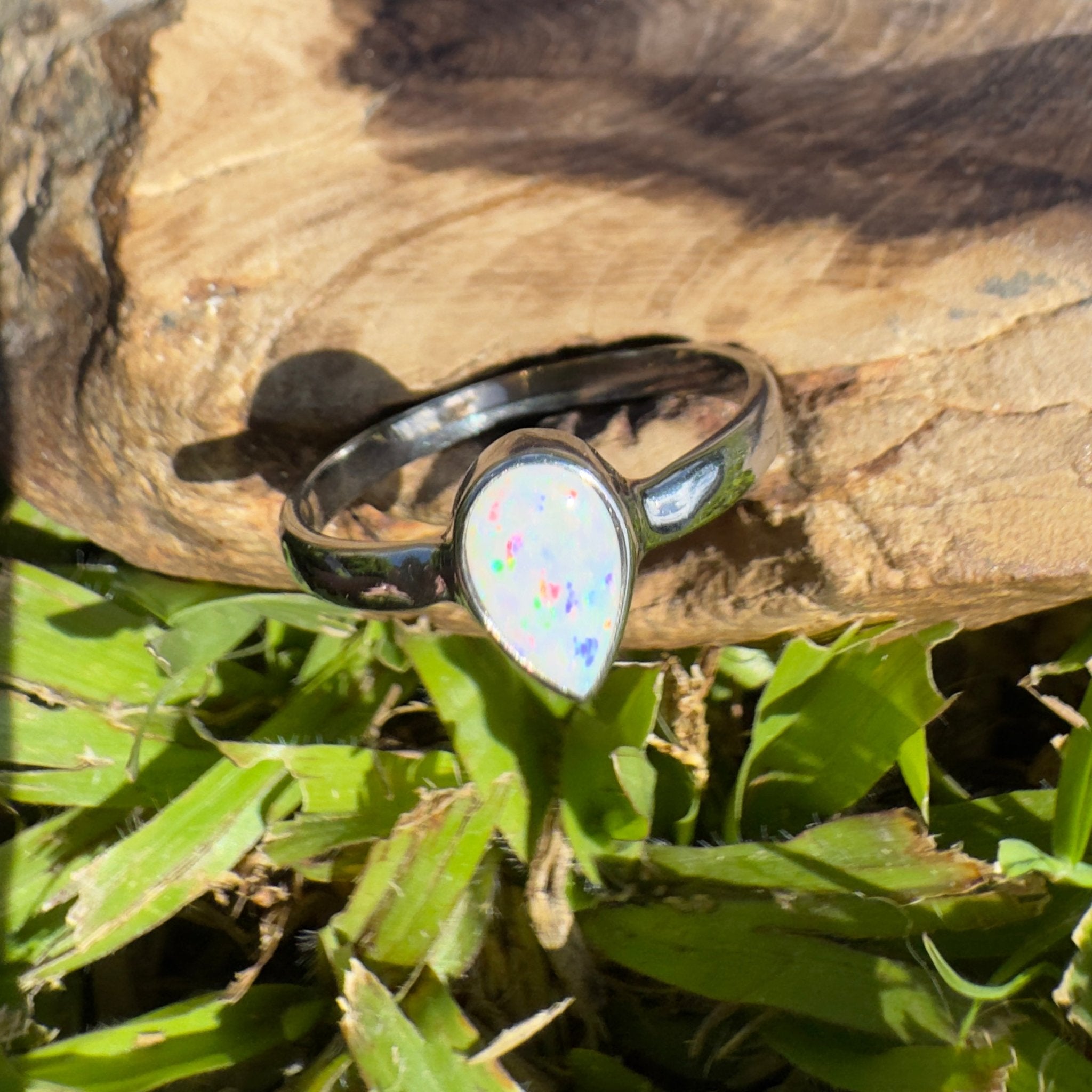 Cape Byron Kaleidoscope – 0.9ct Solid Lightning Ridge Opal 925 Sterling Silver Ring