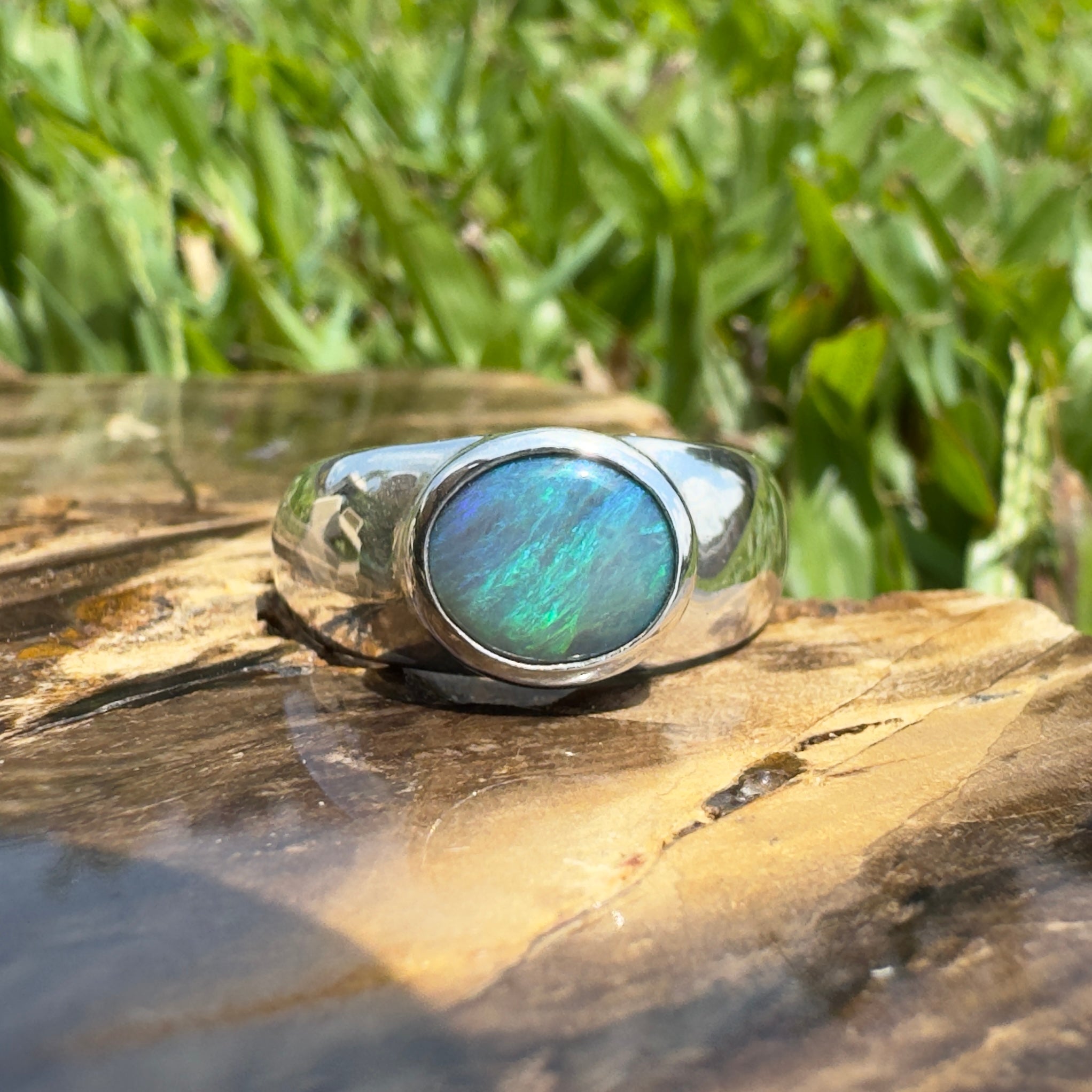 Cardwell Breeze ~ 1.6ct Solid Lightning Ridge Opal 925 Silver Ring