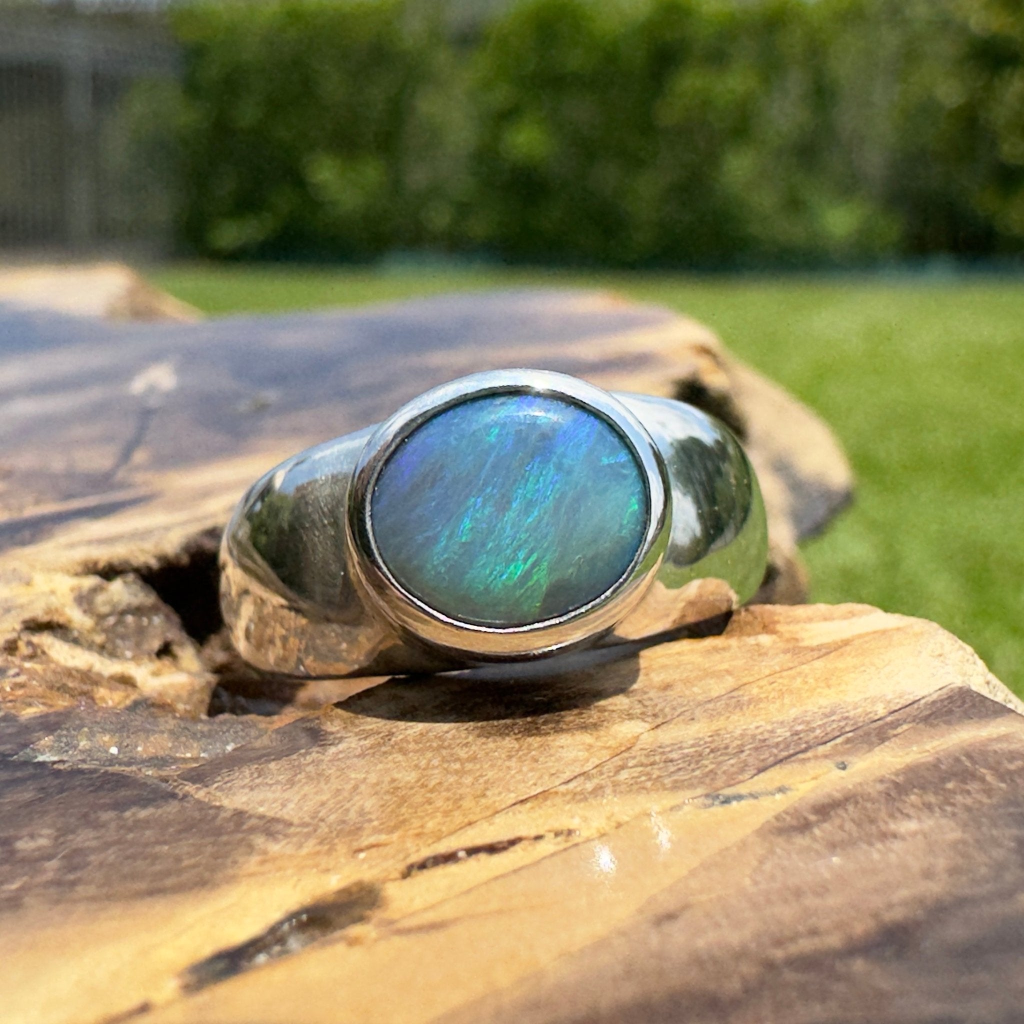 Cardwell Breeze ~ 1.6ct Solid Lightning Ridge Opal 925 Silver Ring