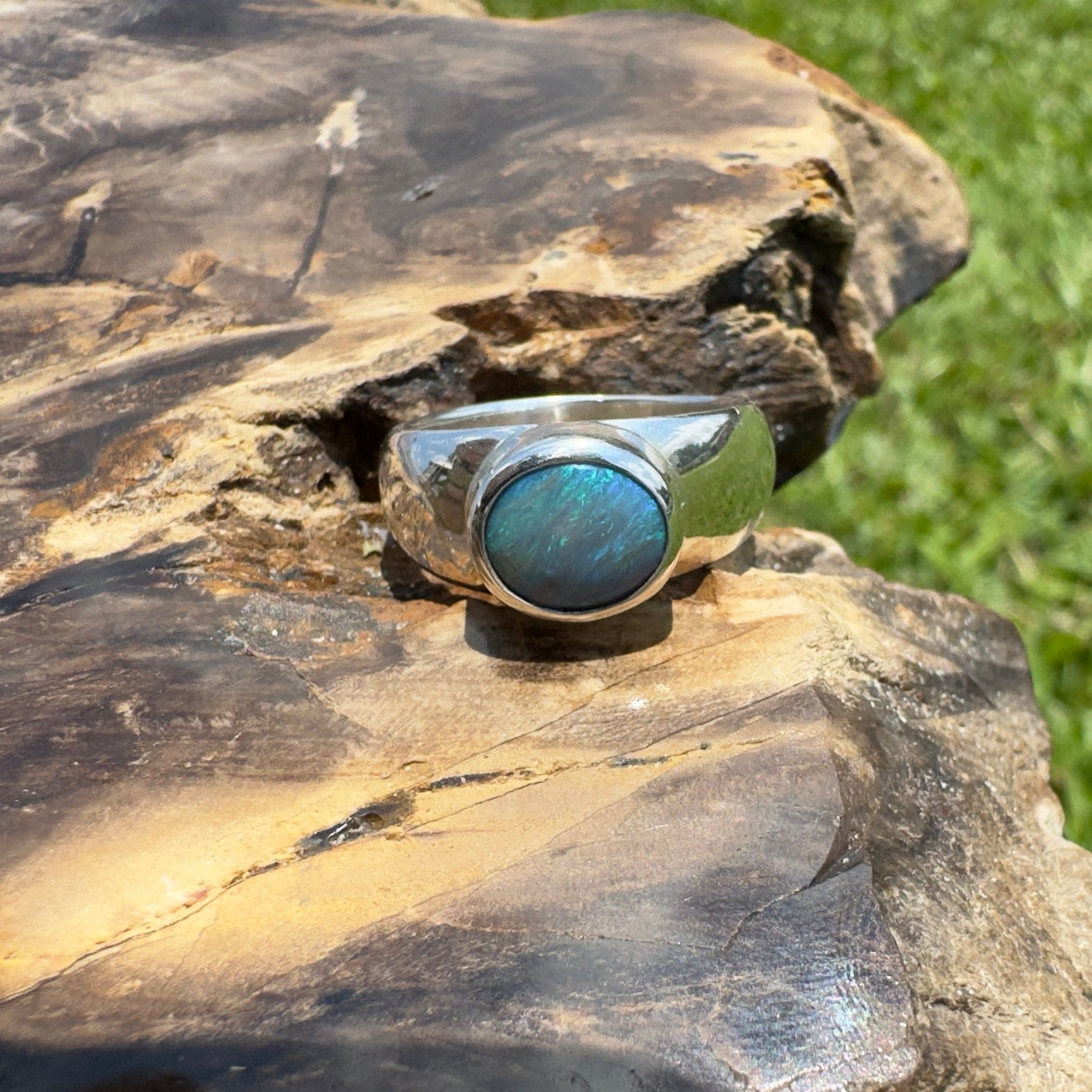 Cardwell Breeze ~ 1.6ct Solid Lightning Ridge Opal 925 Silver Ring