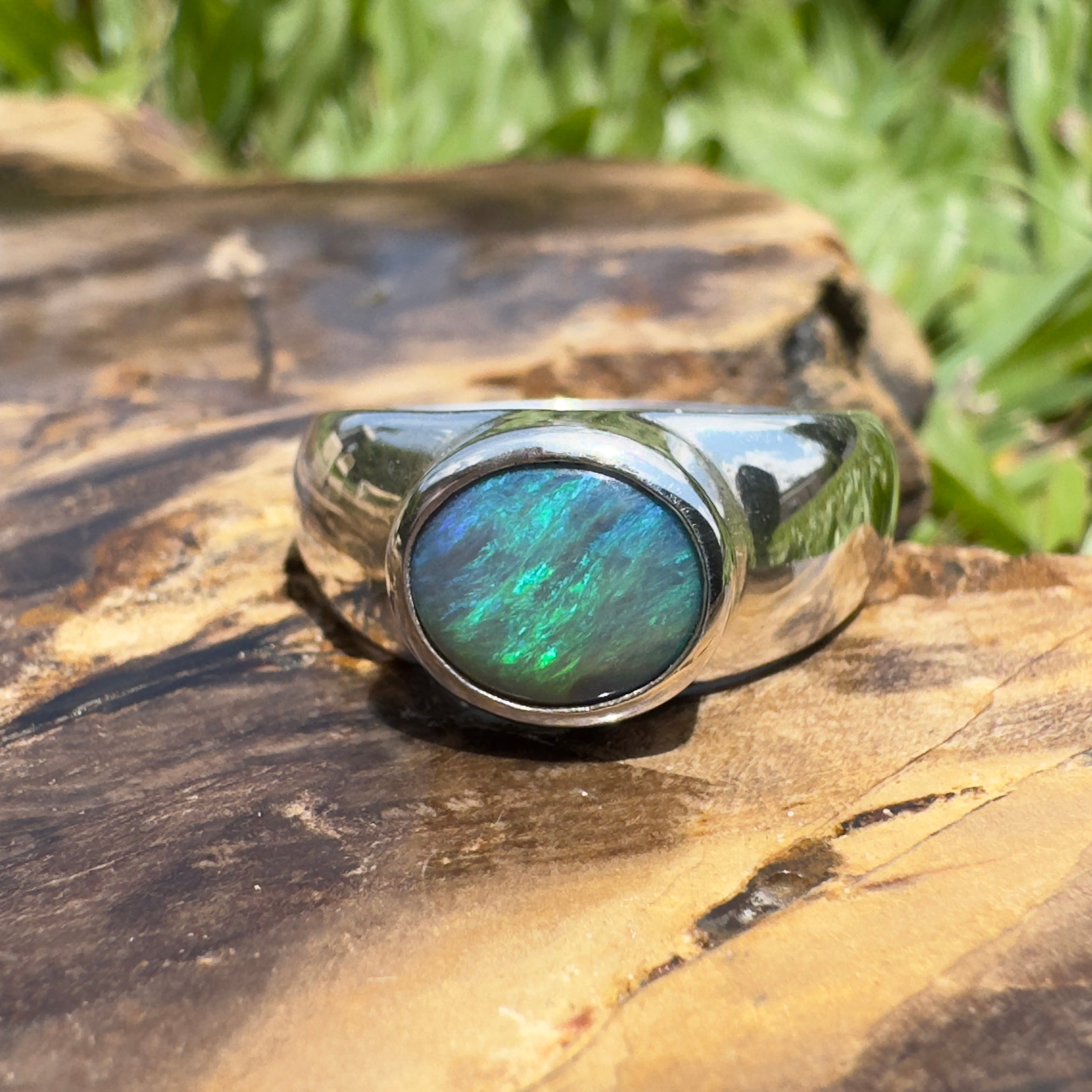 Cardwell Breeze ~ 1.6ct Solid Lightning Ridge Opal 925 Silver Ring