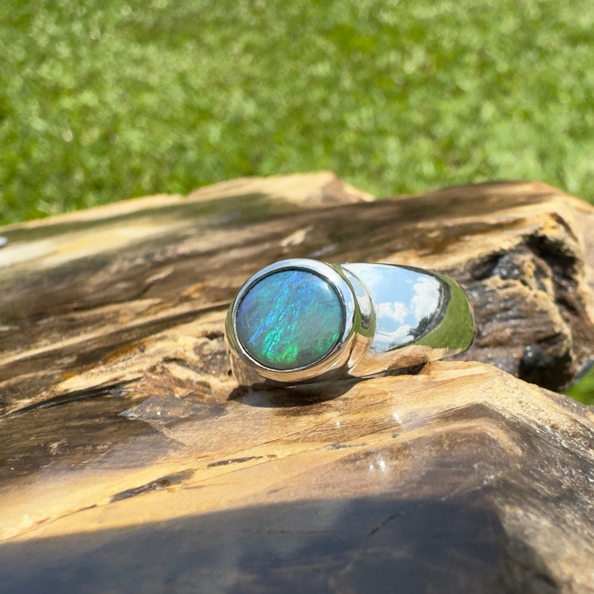 Cardwell Breeze ~ 1.6ct Solid Lightning Ridge Opal 925 Silver Ring