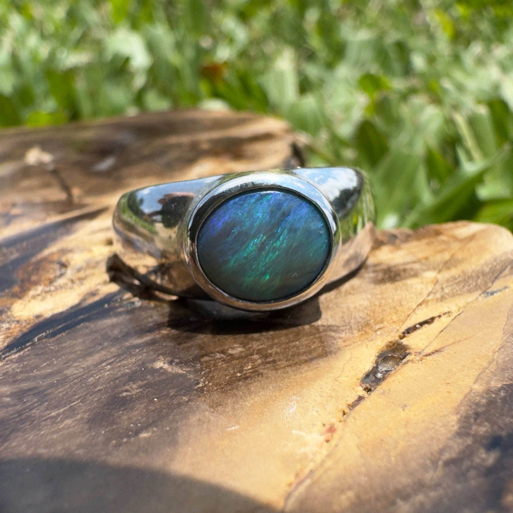 Cardwell Breeze ~ 1.6ct Solid Lightning Ridge Opal 925 Silver Ring