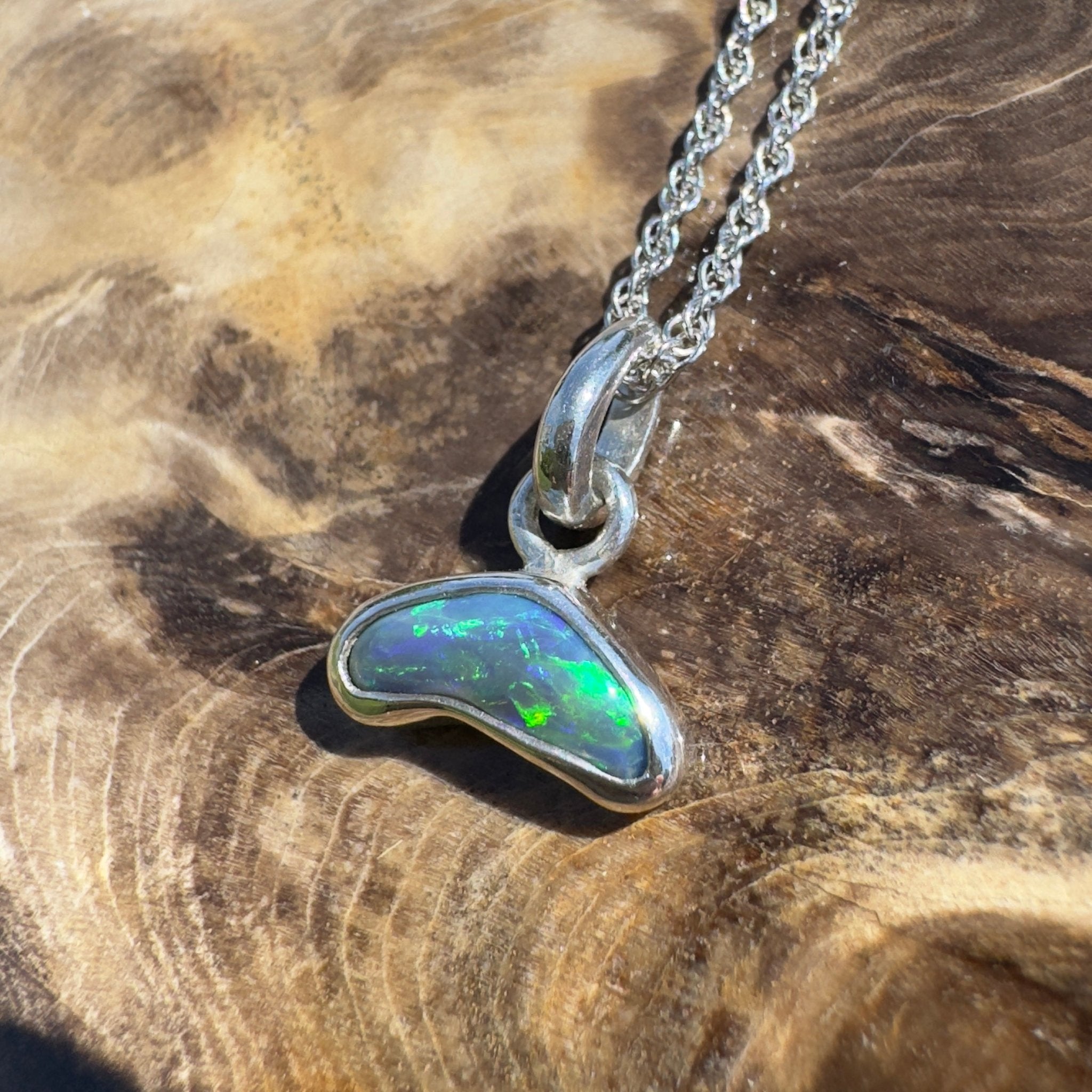 Cobourg Passage ~ 0.85ct Lightning Ridge Black Opal 925 Silver Pendant