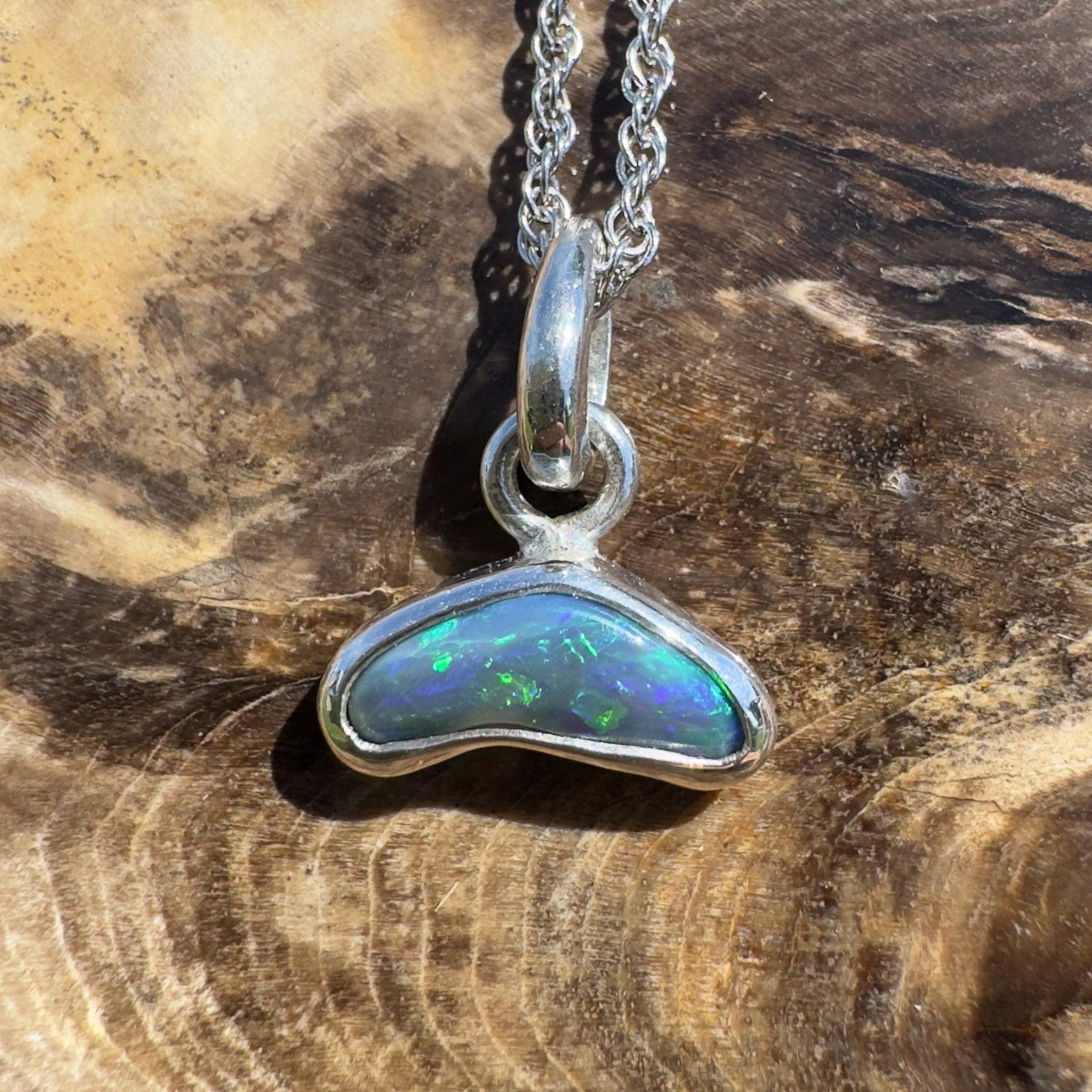 Cobourg Passage ~ 0.85ct Lightning Ridge Black Opal 925 Silver Pendant