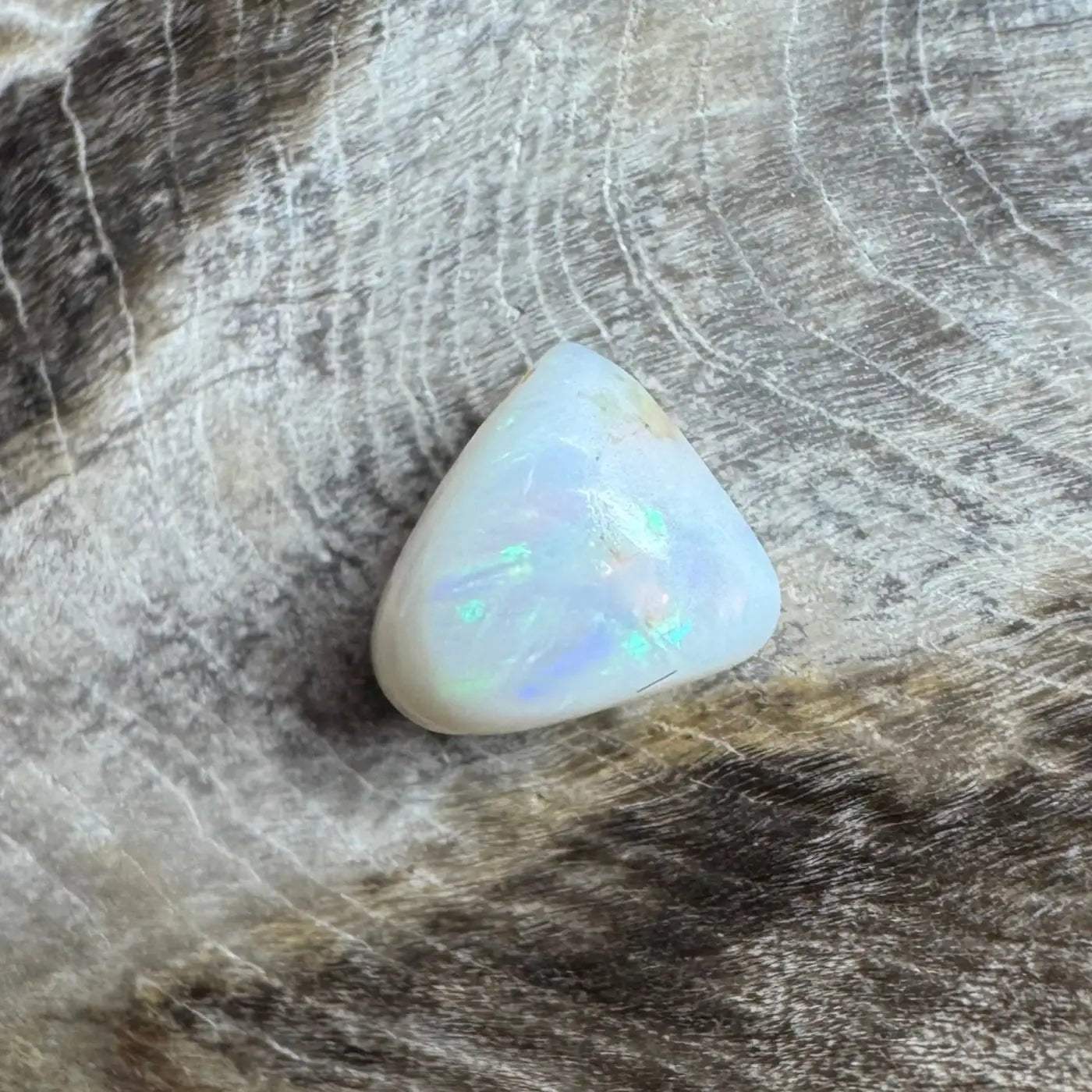 Coober Pedy Opal 0.8carat Solid Hand - Cut