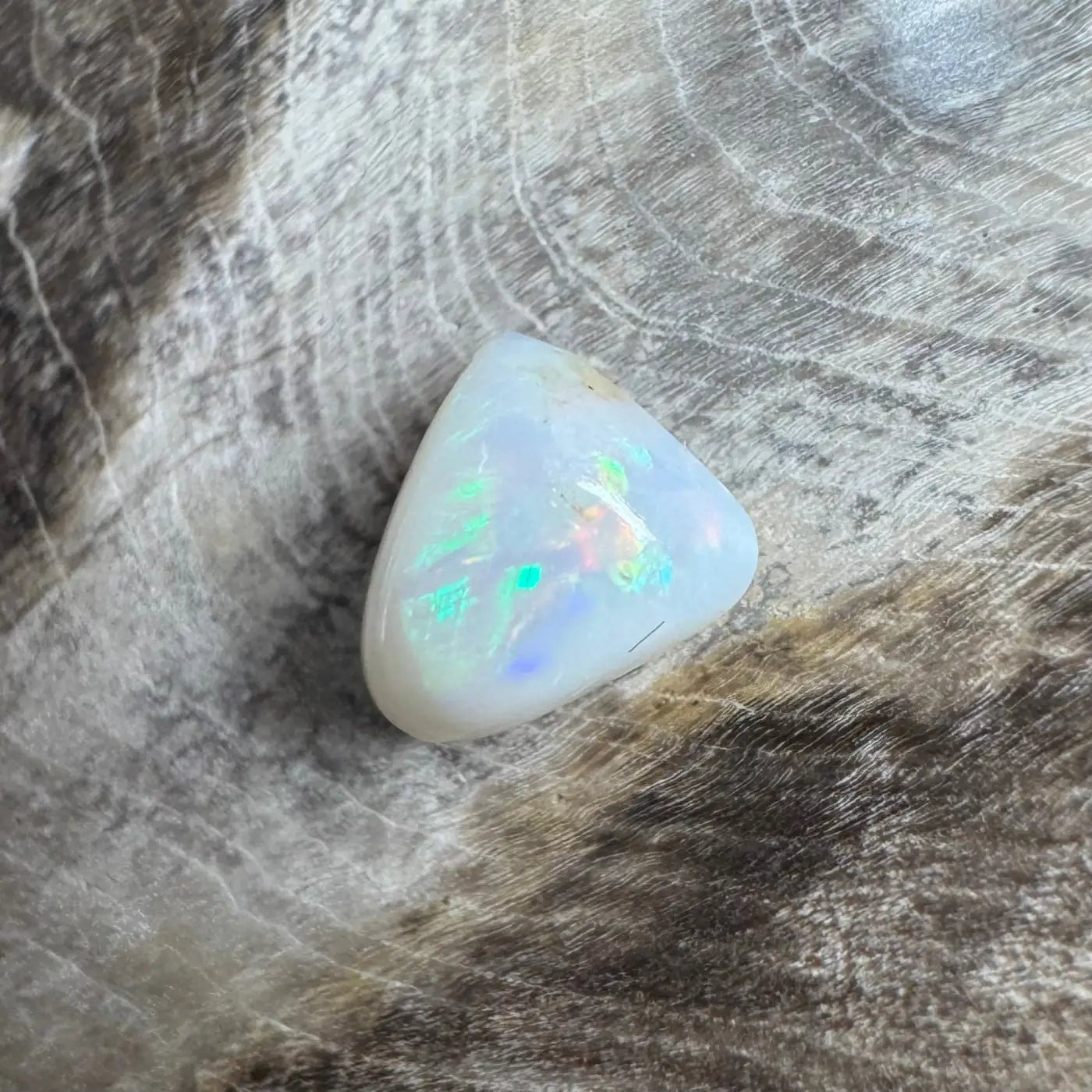 Coober Pedy Opal 0.8carat Solid Hand - Cut