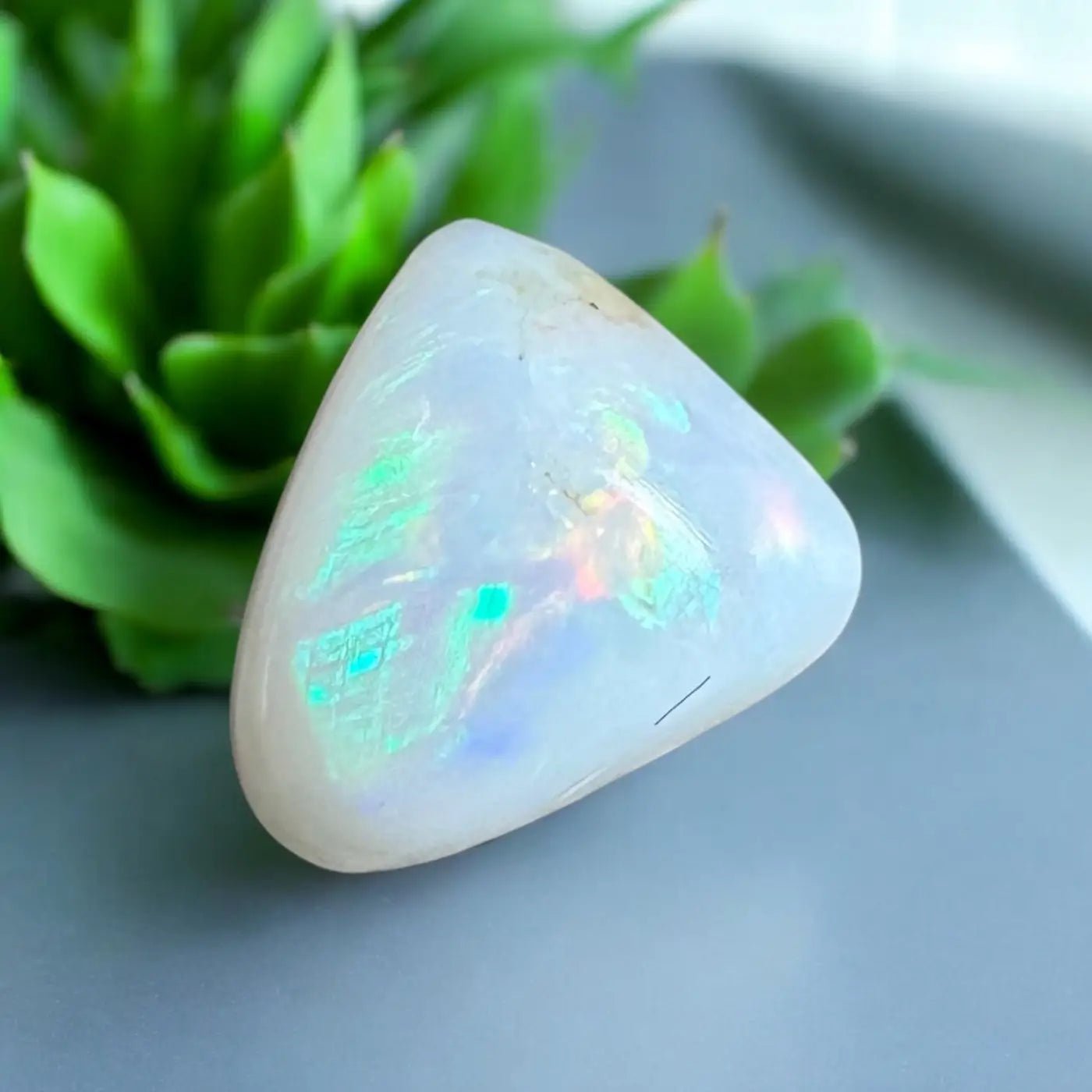 Coober Pedy Opal 0.8carat Solid Hand - Cut