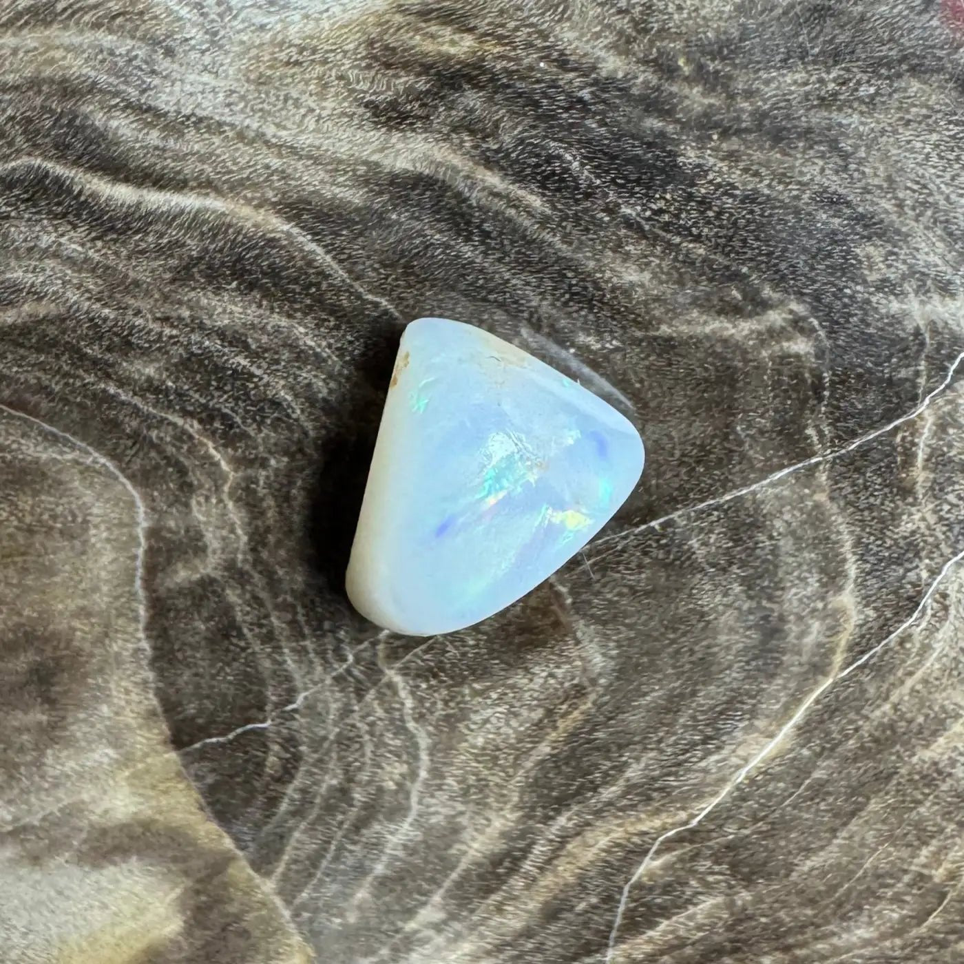 Coober Pedy Opal 0.8carat Solid Hand - Cut