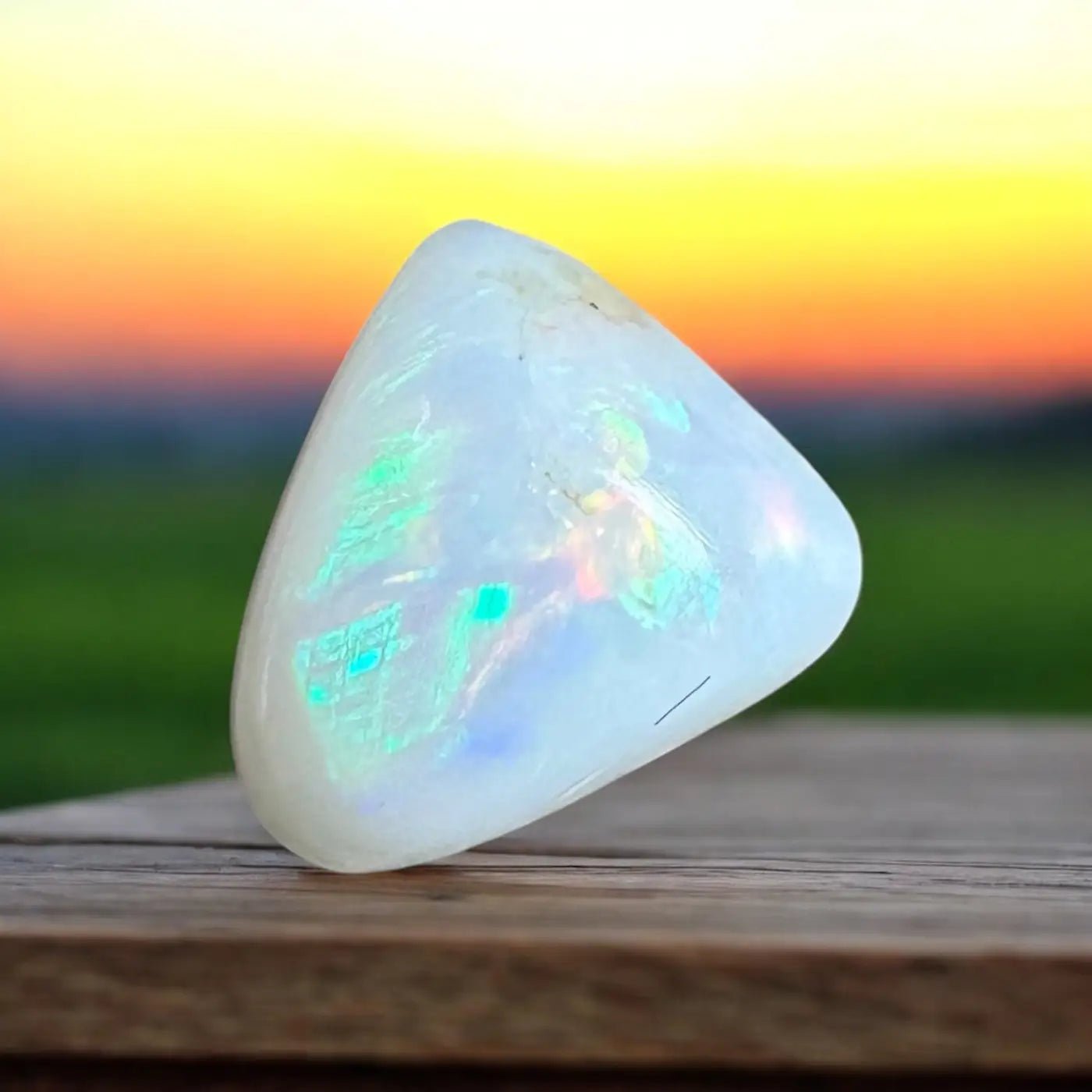 Coober Pedy Opal 0.8carat Solid Hand - Cut